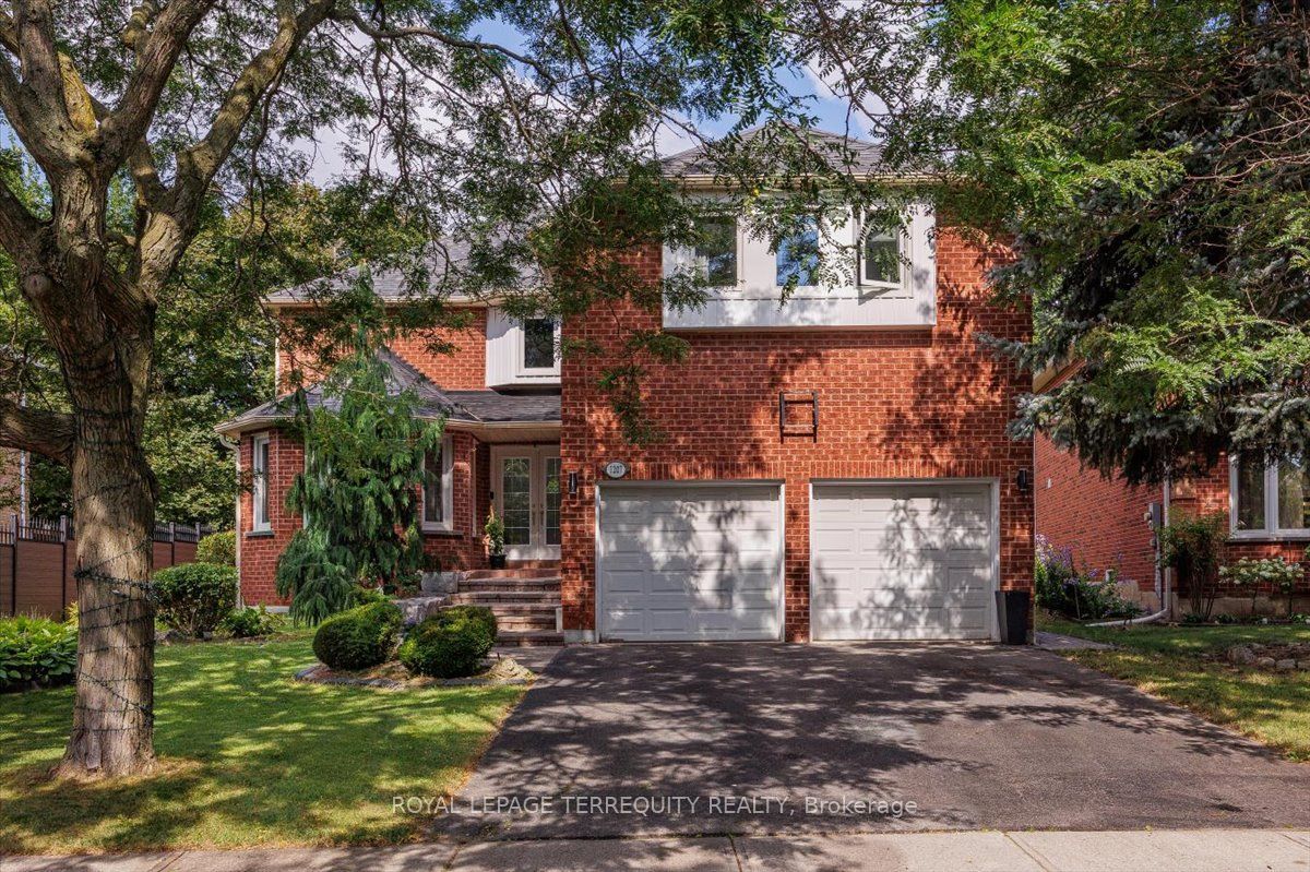 1207 Dogwood Crescent, Oakville, ON L6J 7J2
