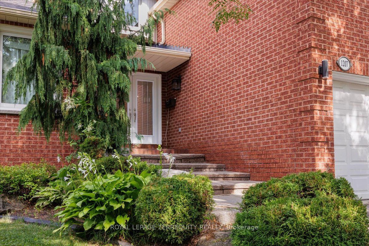 1207 Dogwood Crescent, Oakville, ON L6J 7J2 photo 3