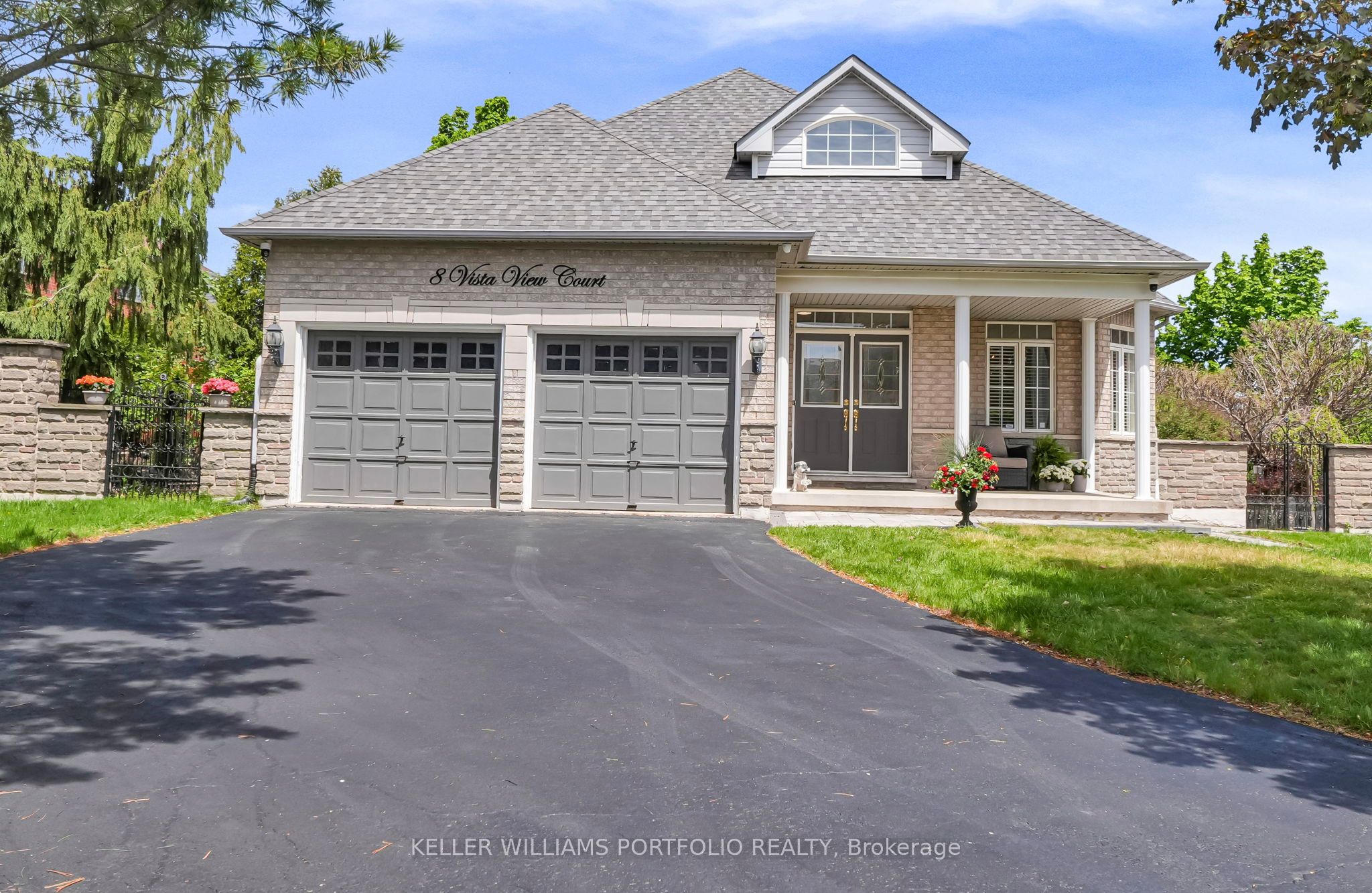 8 Vista View Court, Caledon, ON L7C 1E1