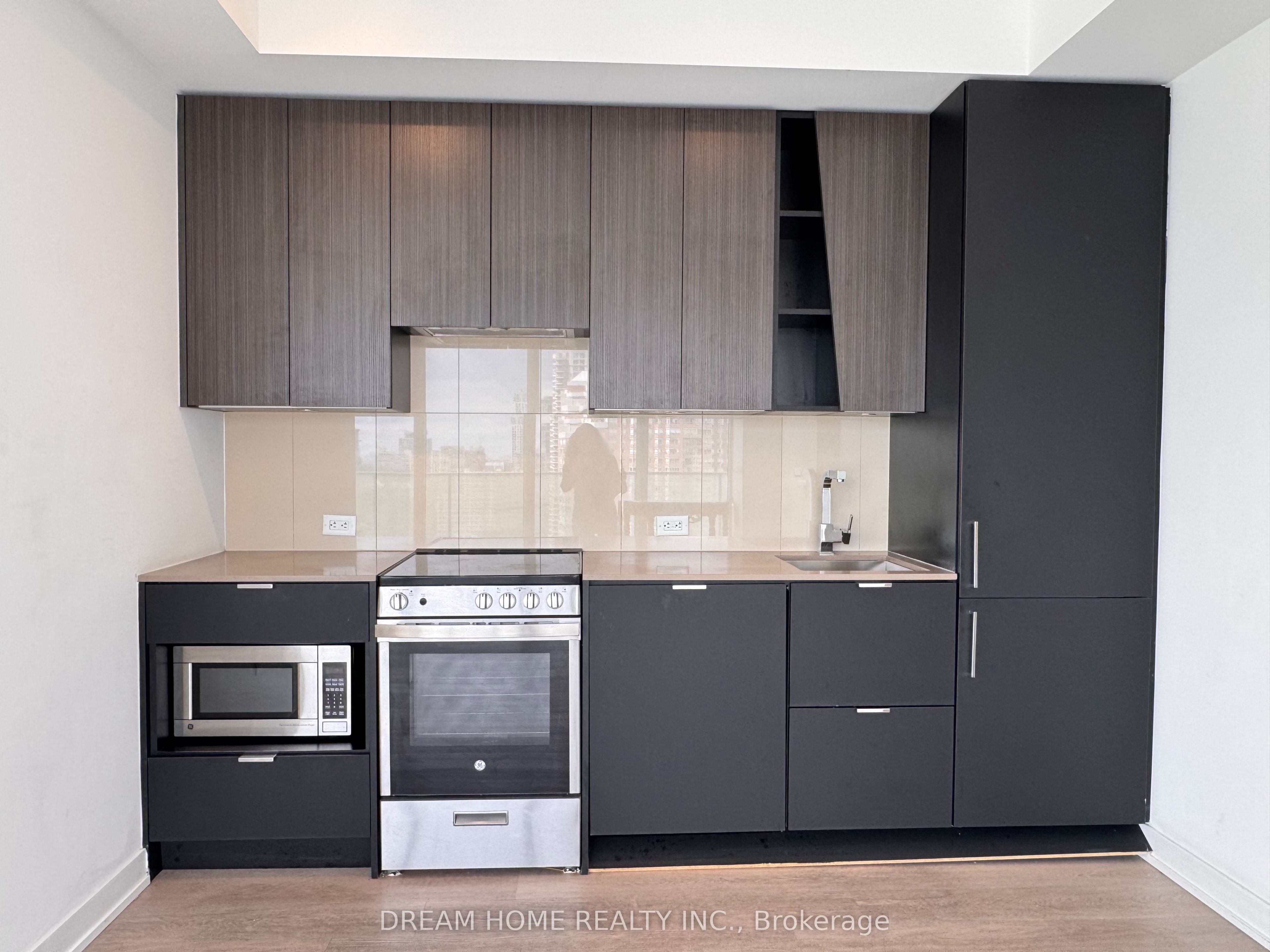 3883 Quartz Road 1504, Mississauga, ON L5B 0M4 photo 4