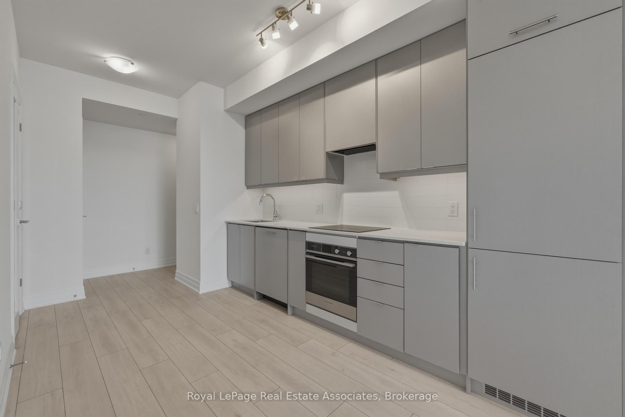 30 Elm Drive W 3306, Mississauga, ON L5B 0N6 photo 5
