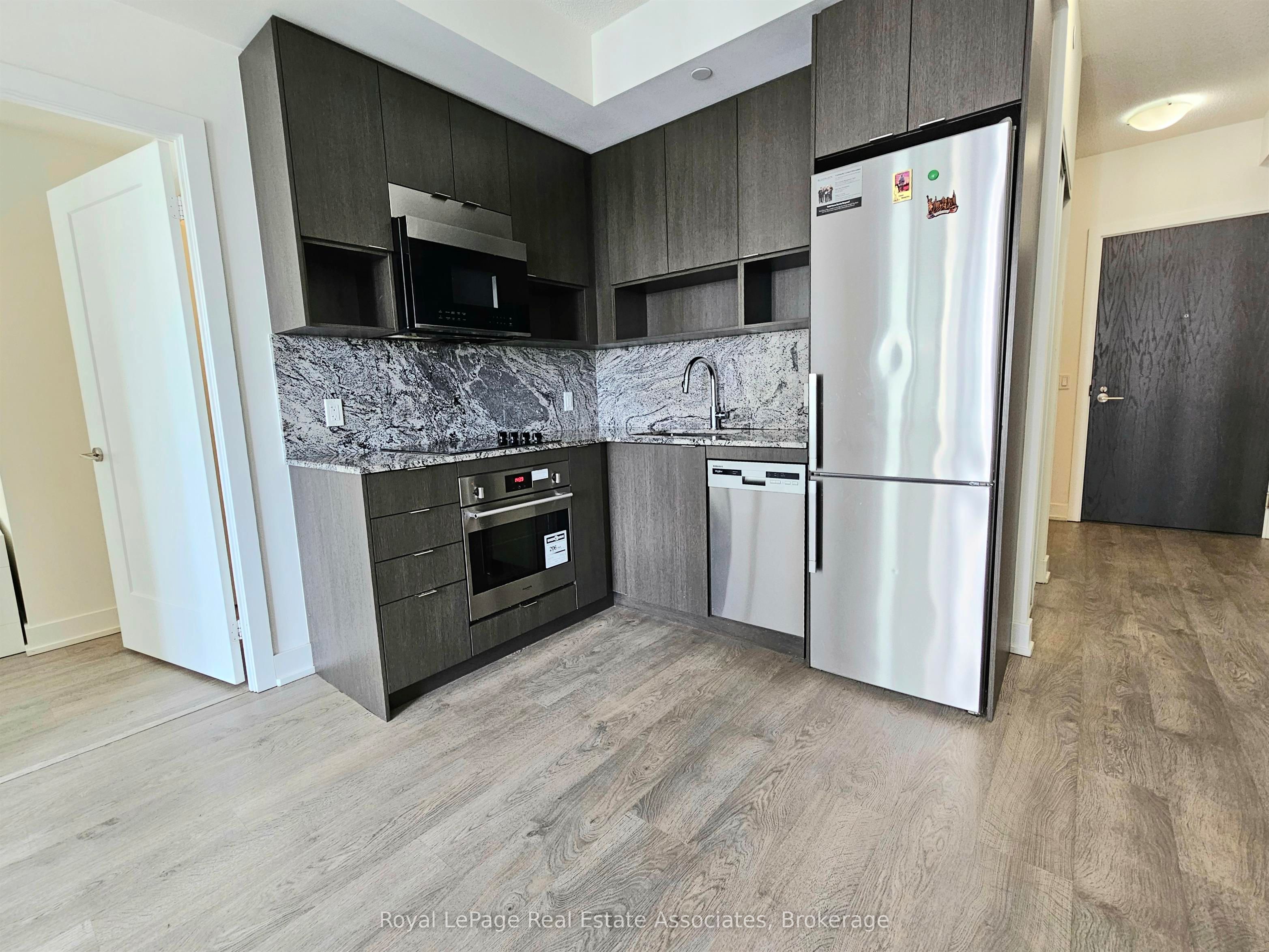9 Mabelle Avenue 3019, Toronto, ON M9A 0E1 photo 2