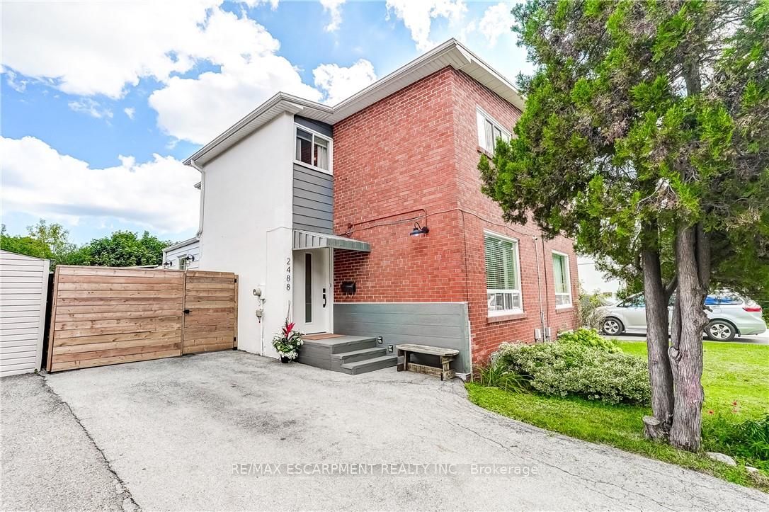 2488 Brookhurst Road, Mississauga, ON L5J 1R3 photo 2