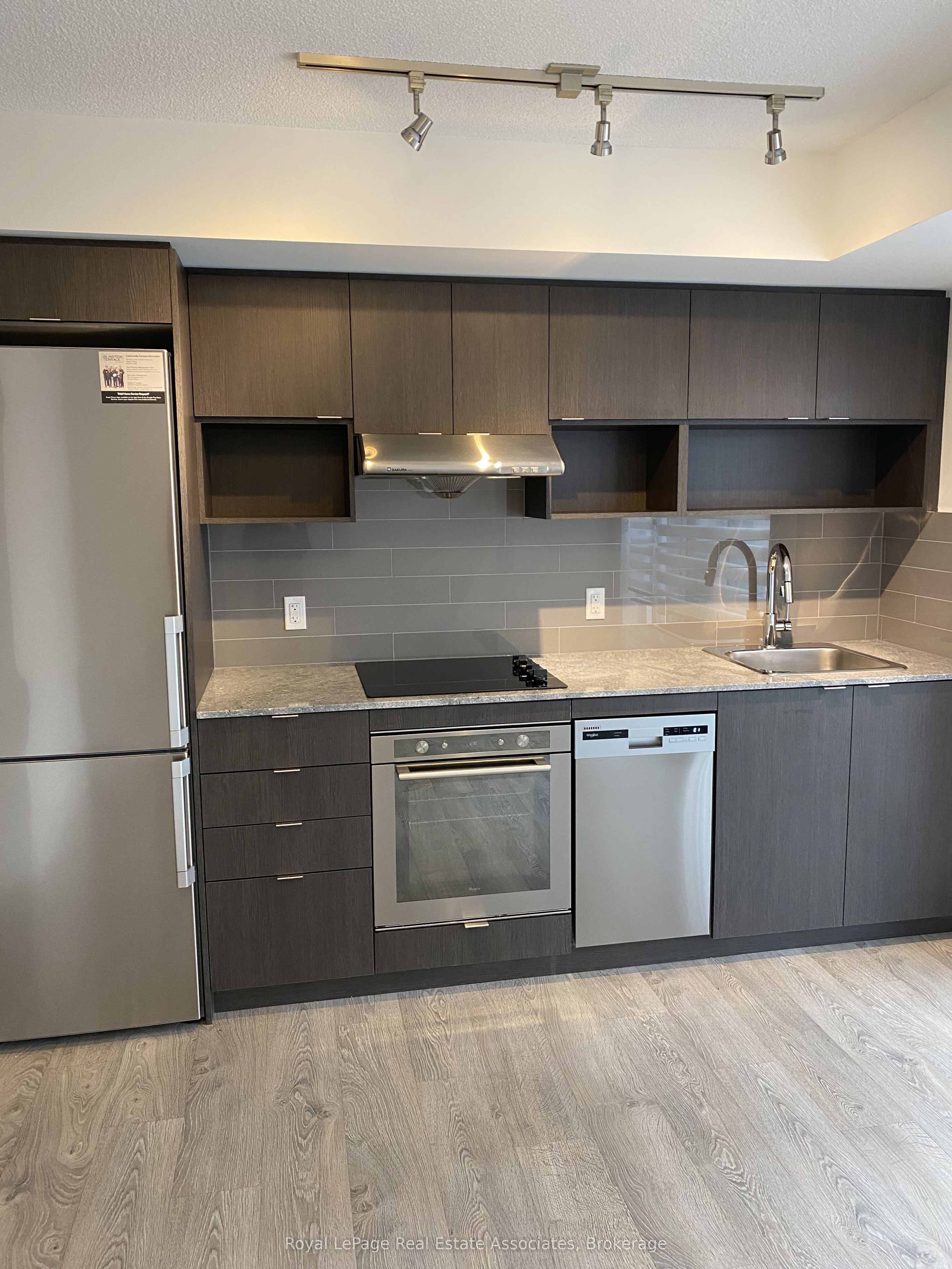 7 Mabelle Avenue 603, Toronto, ON M5T 0C9 photo 3