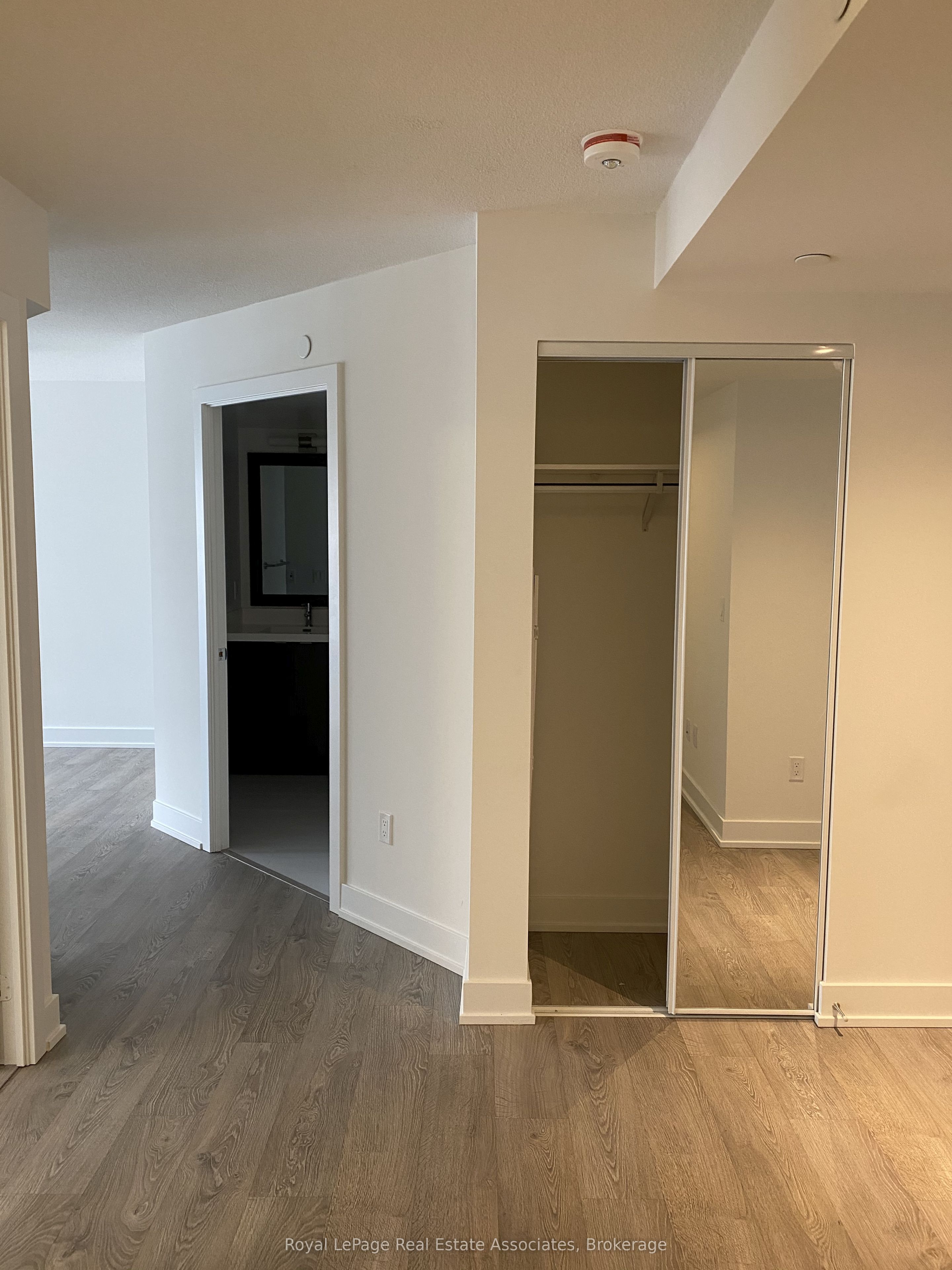 7 Mabelle Avenue 603, Toronto, ON M5T 0C9 photo 4