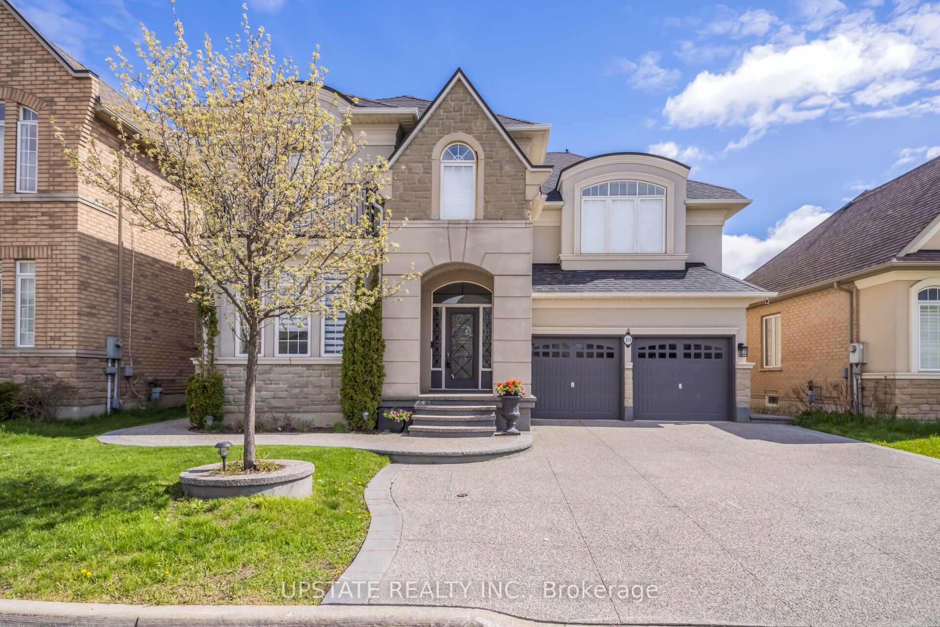19 Eaglesprings Crescent, Brampton, ON L6P 2V8