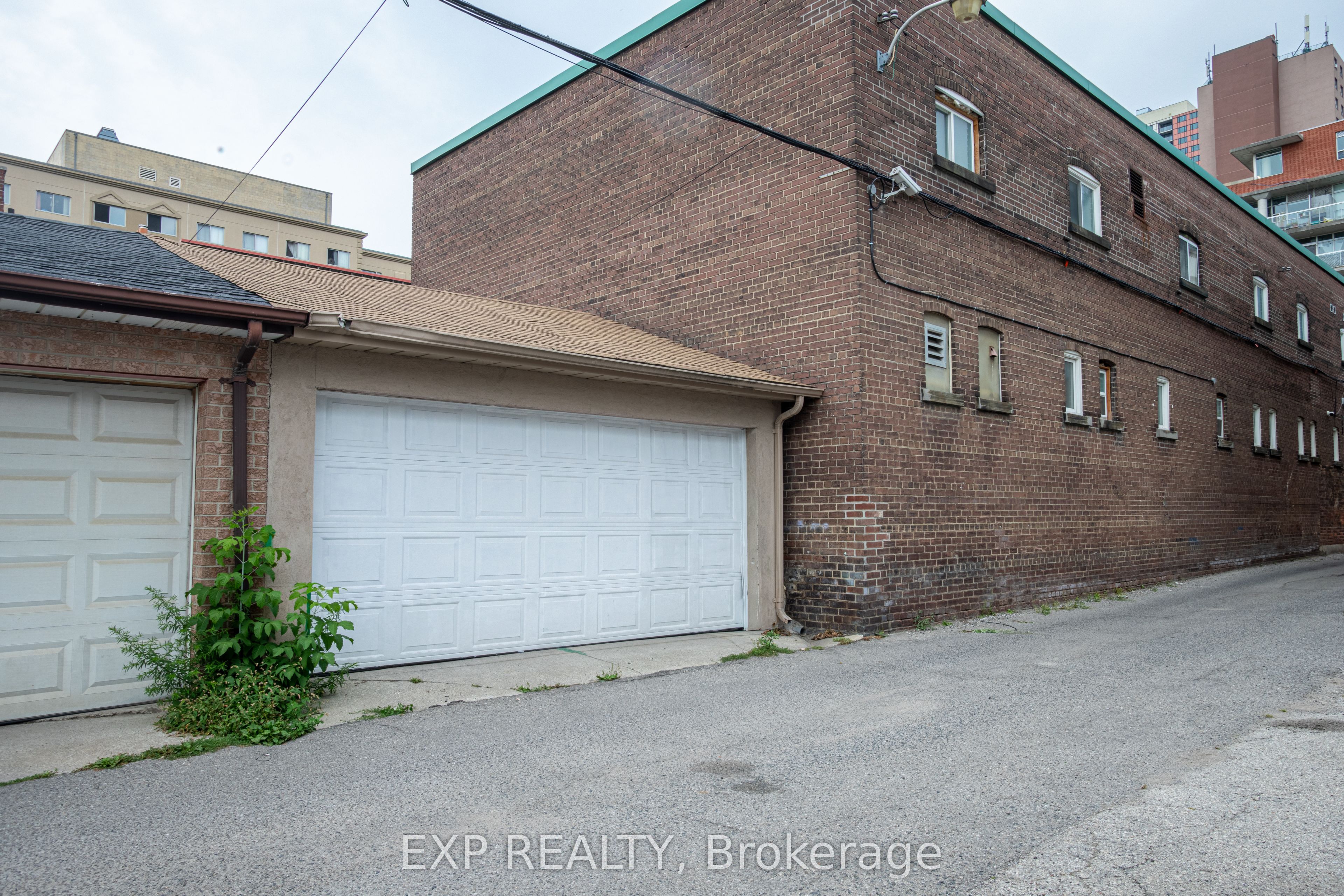 971 Lansdowne Avenue, Toronto, ON M6H 3Z5 photo 2