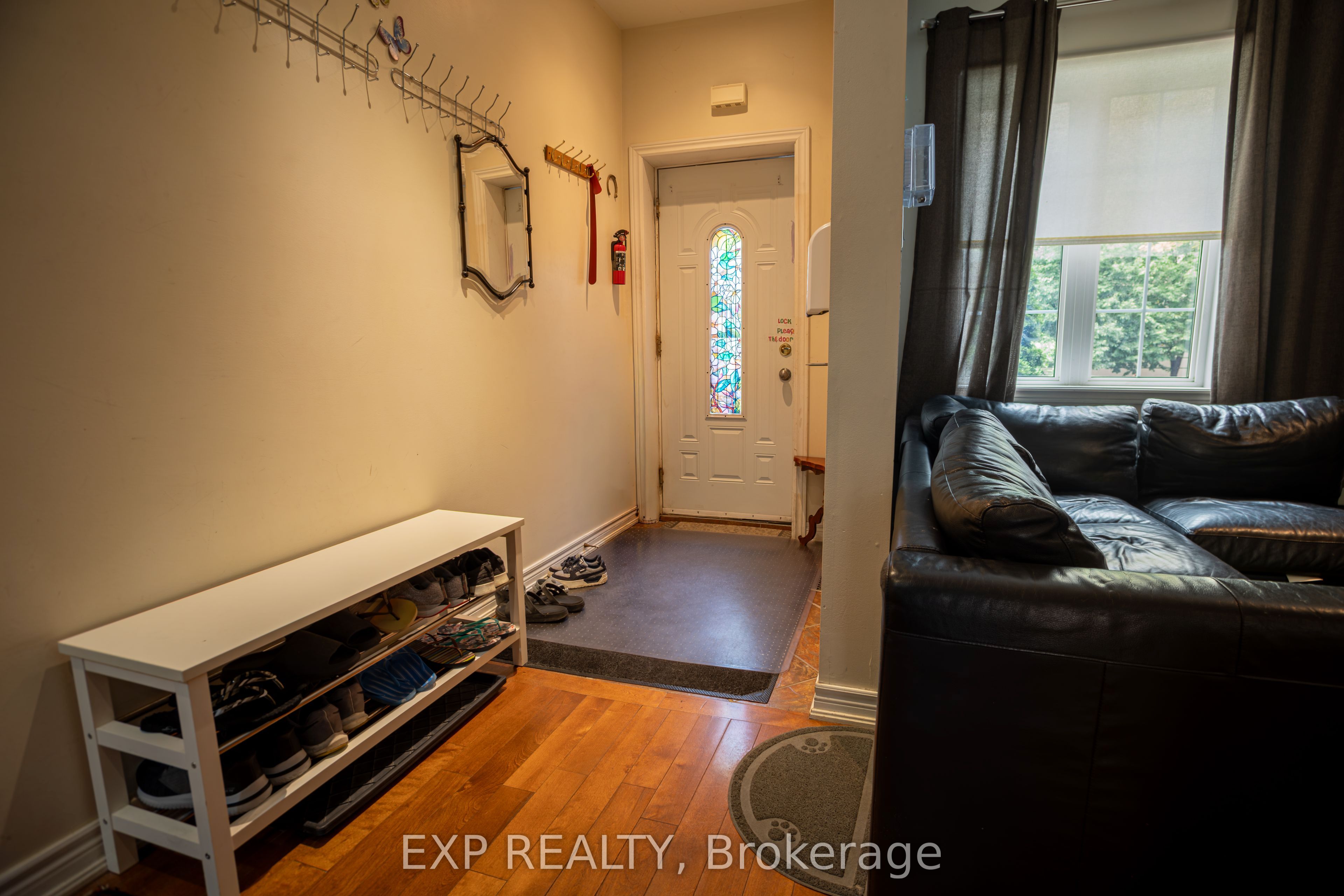 971 Lansdowne Avenue, Toronto, ON M6H 3Z5 photo 3