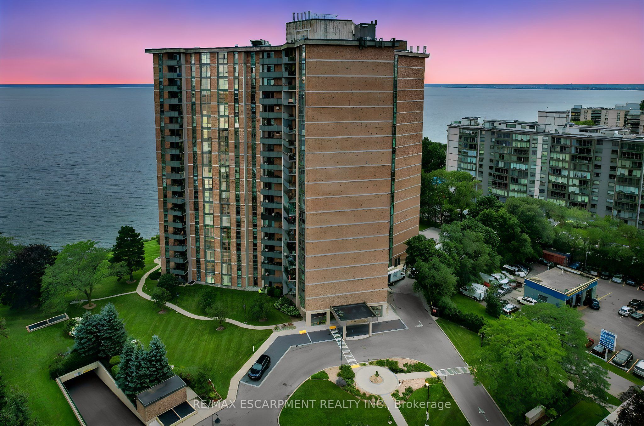 5250 Lakeshore Road 1207, Burlington, ON L7L 5L2