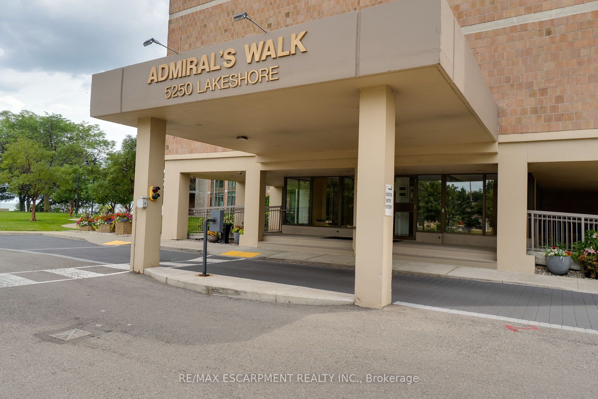 5250 Lakeshore Road 1207, Burlington, ON L7L 5L2 photo 3