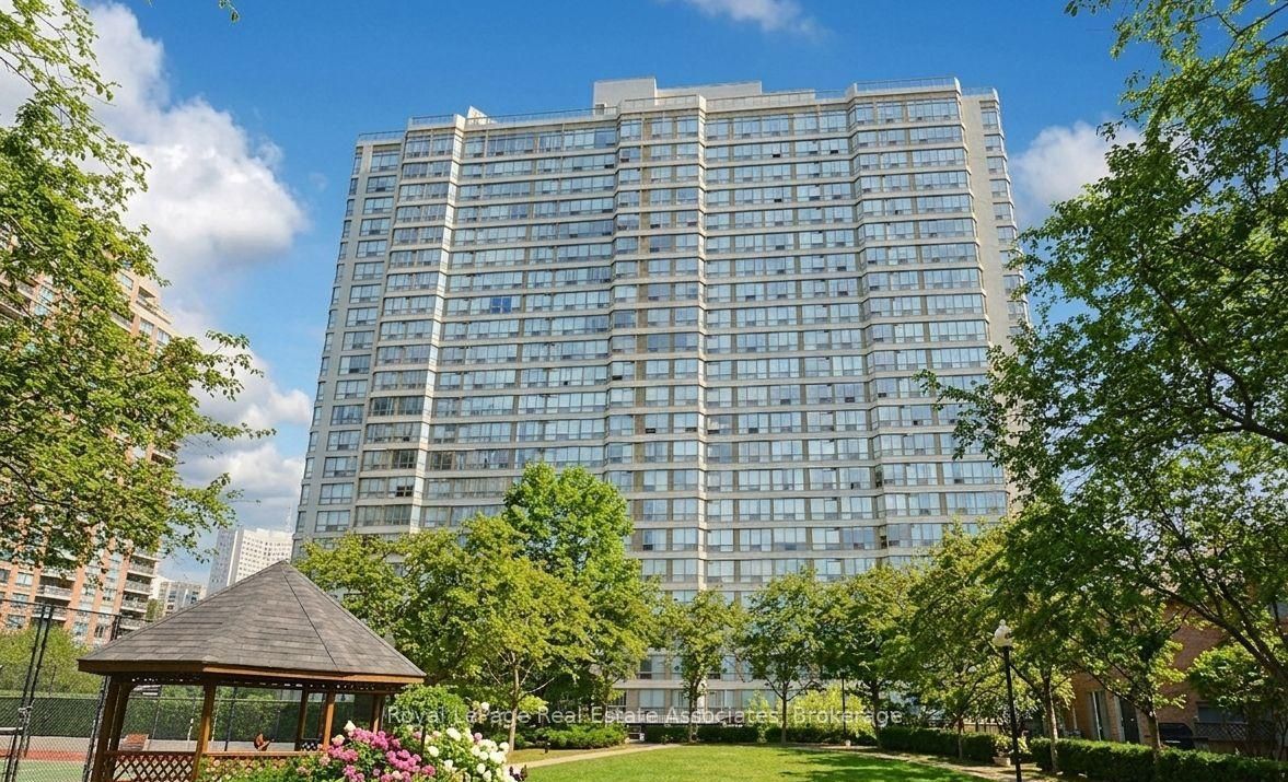 55 Elm Drive W 809, Mississauga, ON L5B 3Z3