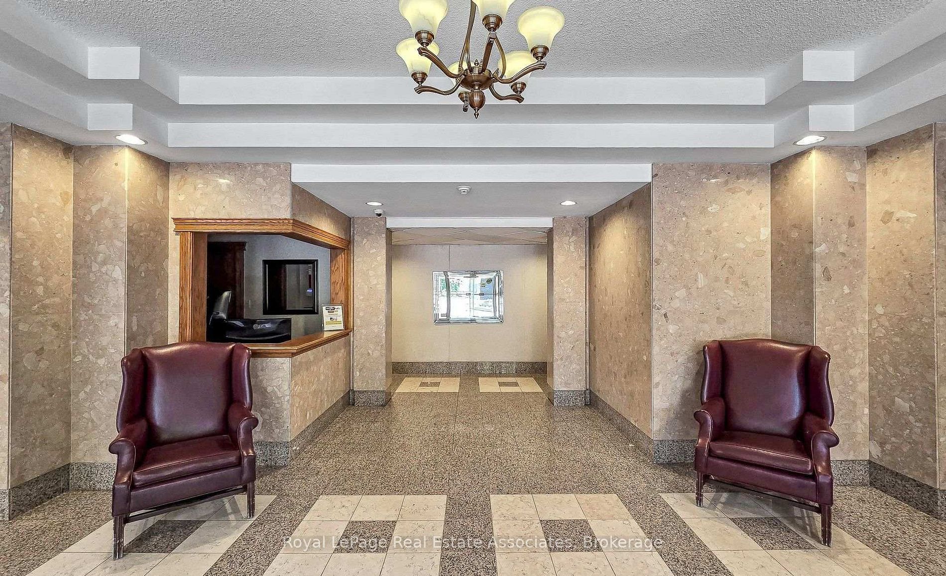 55 Elm Drive W 809, Mississauga, ON L5B 3Z3 photo 3