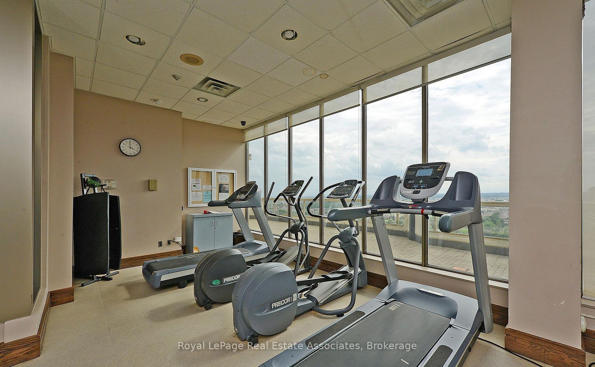 55 Elm Drive W 809, Mississauga, ON L5B 3Z3 photo 4