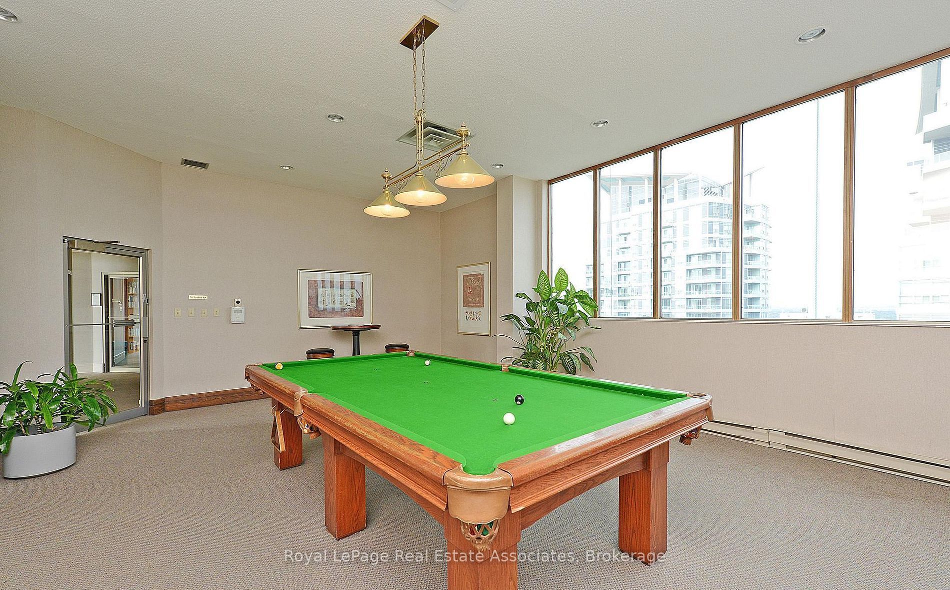 55 Elm Drive W 809, Mississauga, ON L5B 3Z3 photo 5