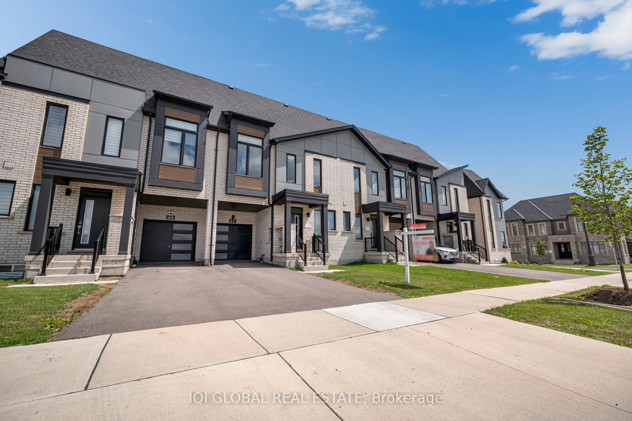 66 Settlers Road E, Oakville, ON L6H 7W5 photo 2