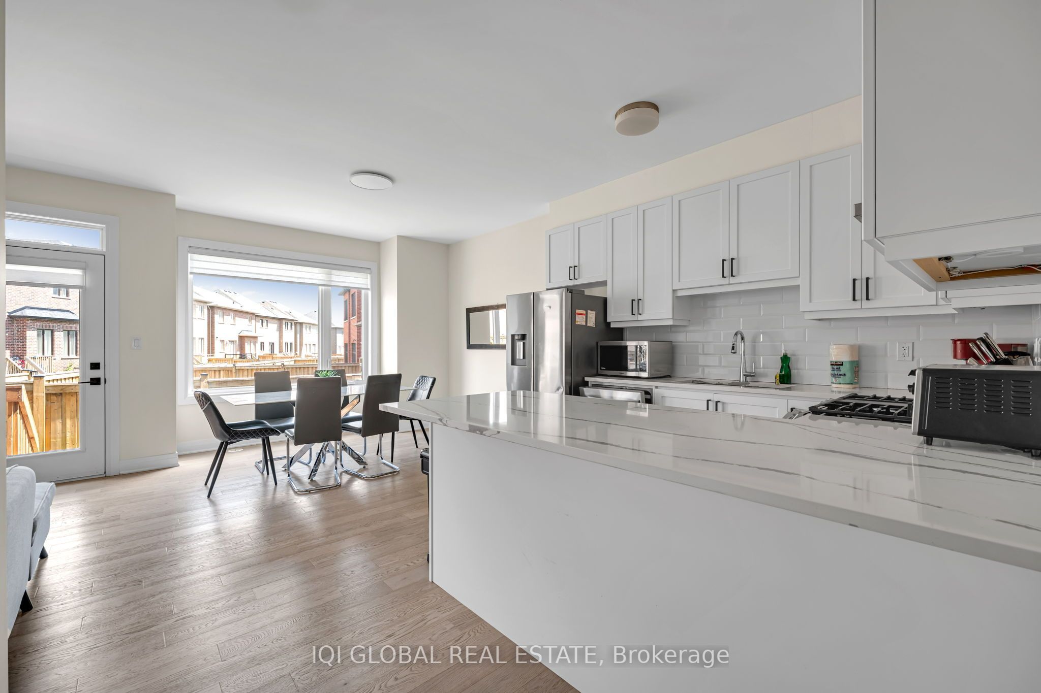 66 Settlers Road E, Oakville, ON L6H 7W5 photo 3