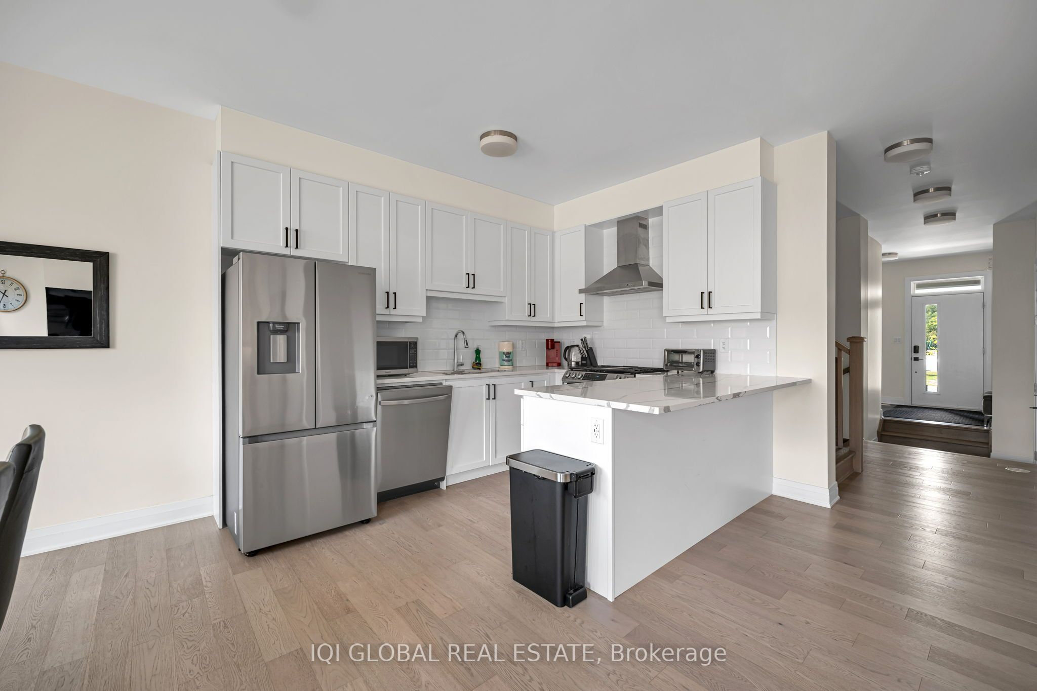 66 Settlers Road E, Oakville, ON L6H 7W5 photo 4