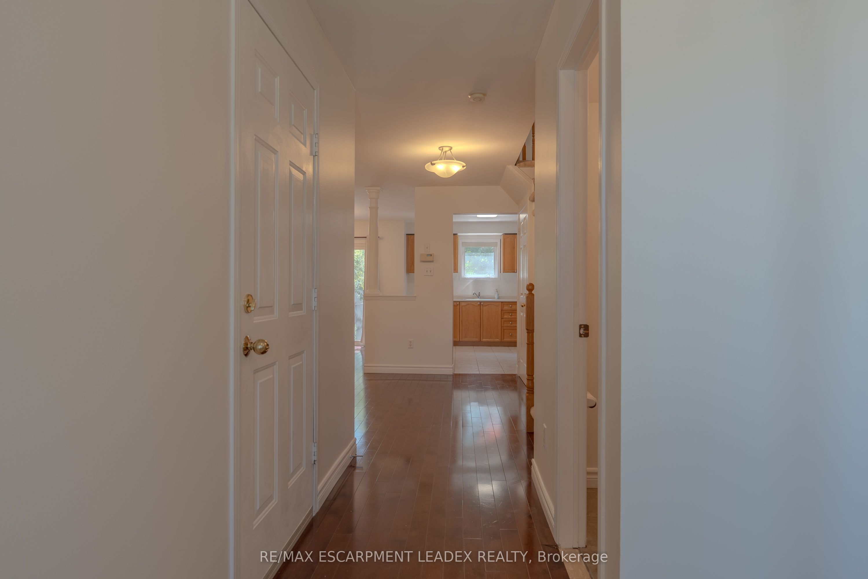 4008 Berton Avenue, Burlington, ON L7M 4M6 photo 5