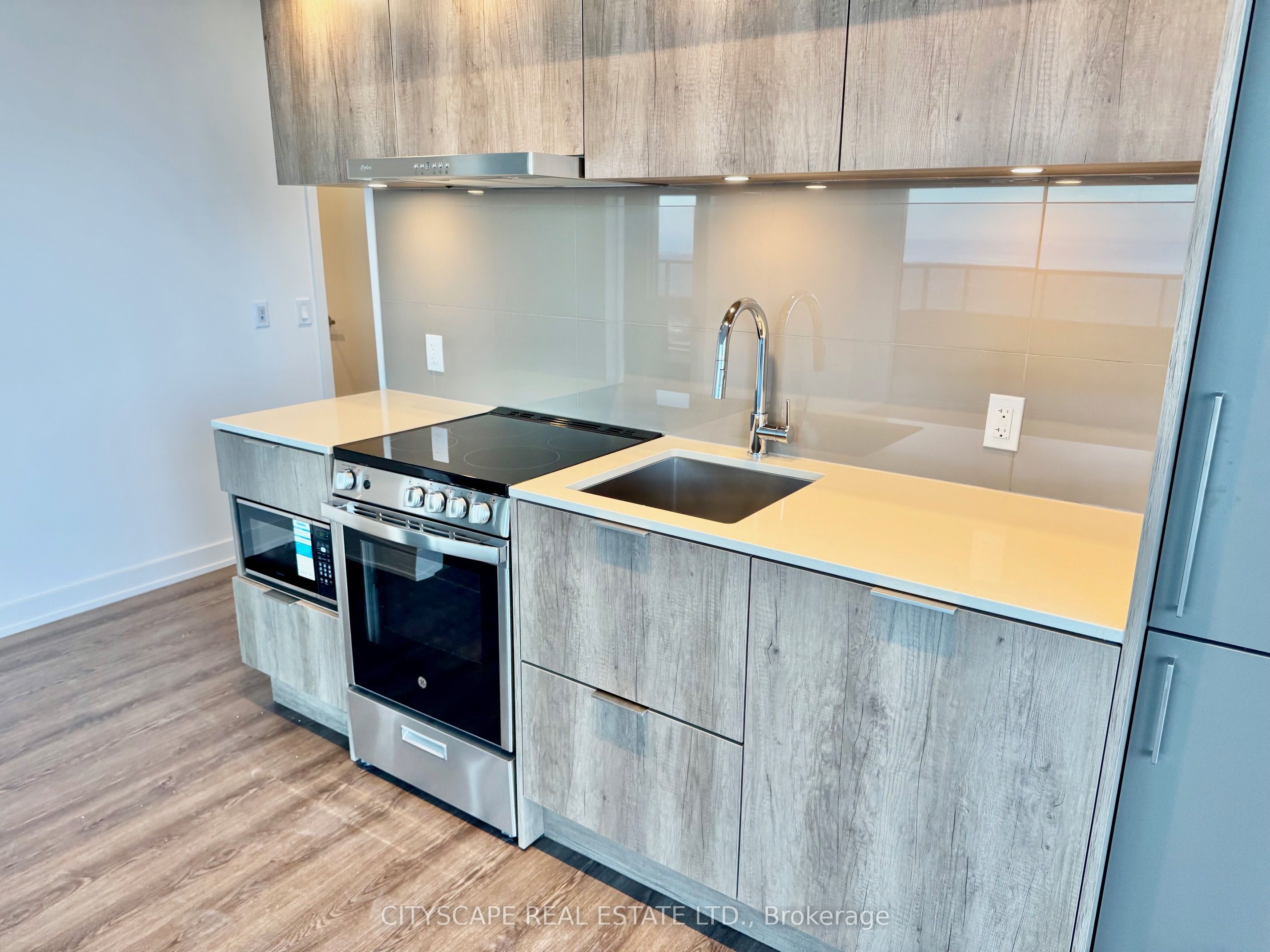 448 Burnhamthorpe Road W 6508, Mississauga, ON L5B 0R4 photo 5