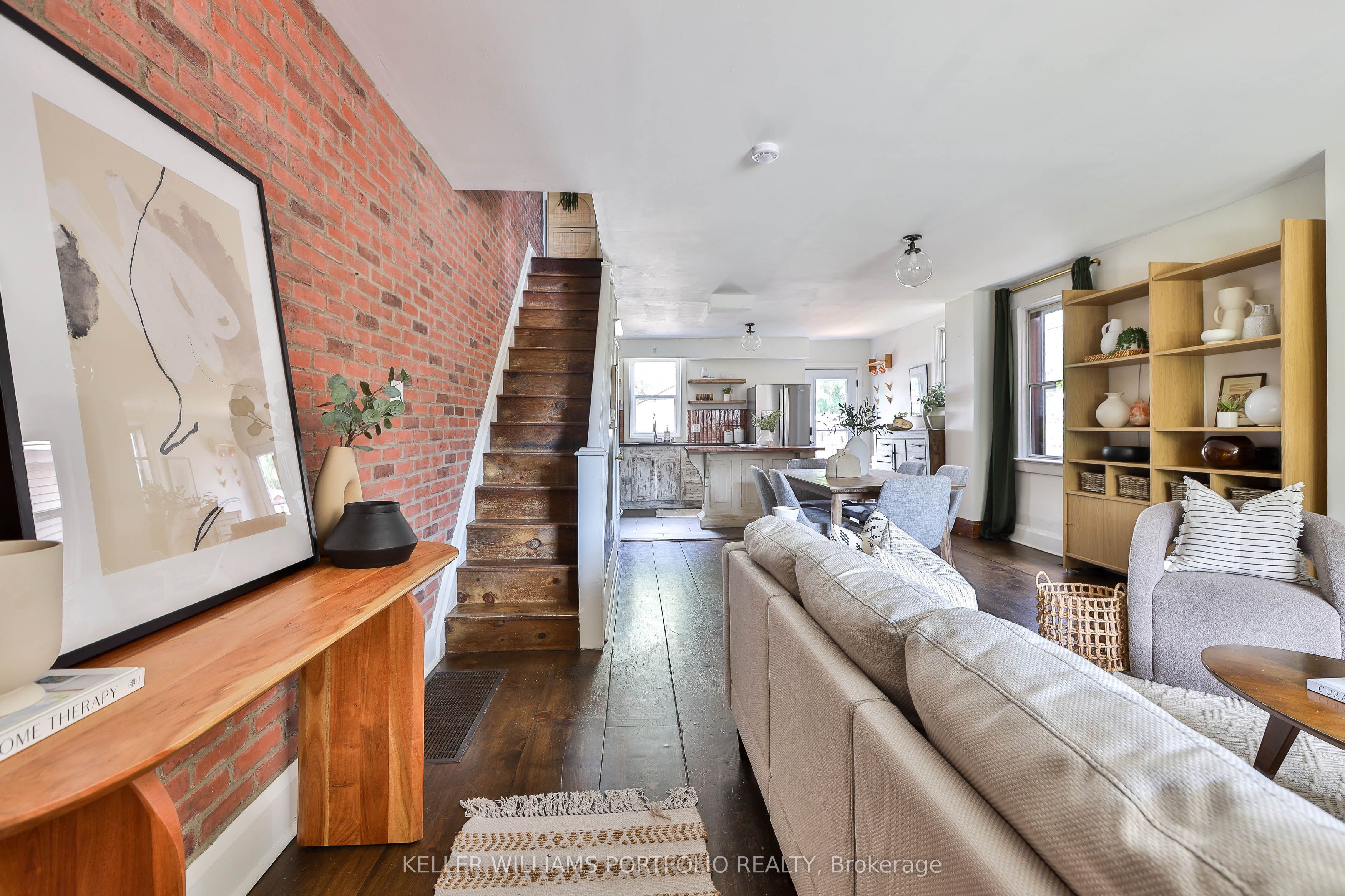 28 Pryor Avenue, Toronto, ON M6N 2Y4 photo 3