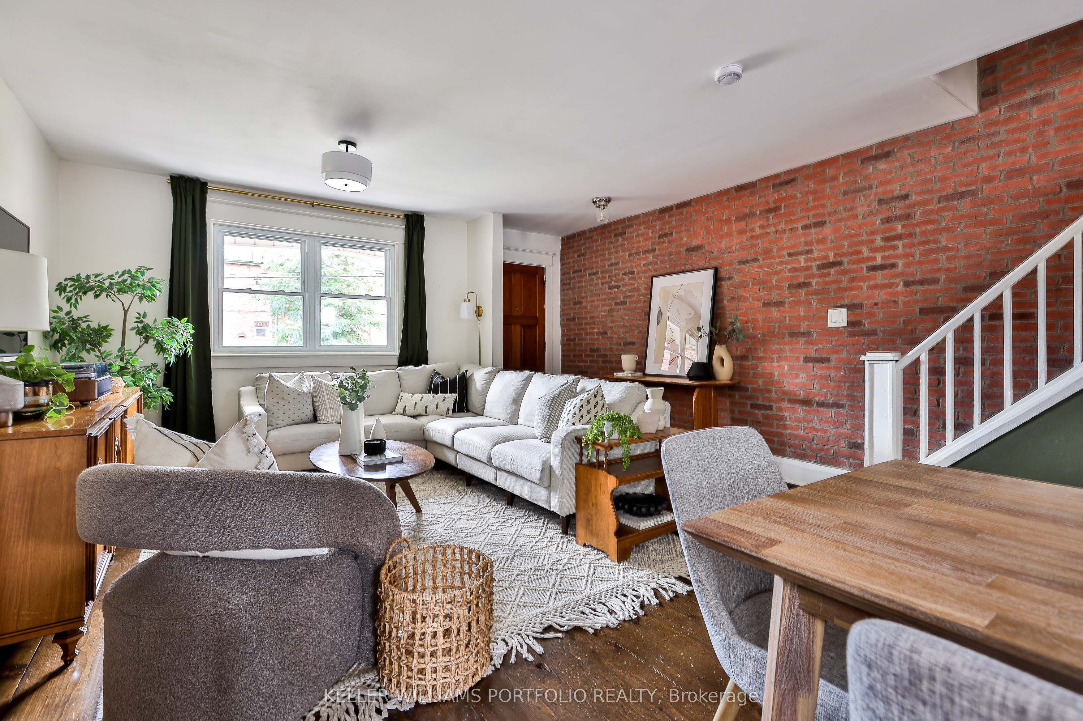 28 Pryor Avenue, Toronto, ON M6N 2Y4 photo 5