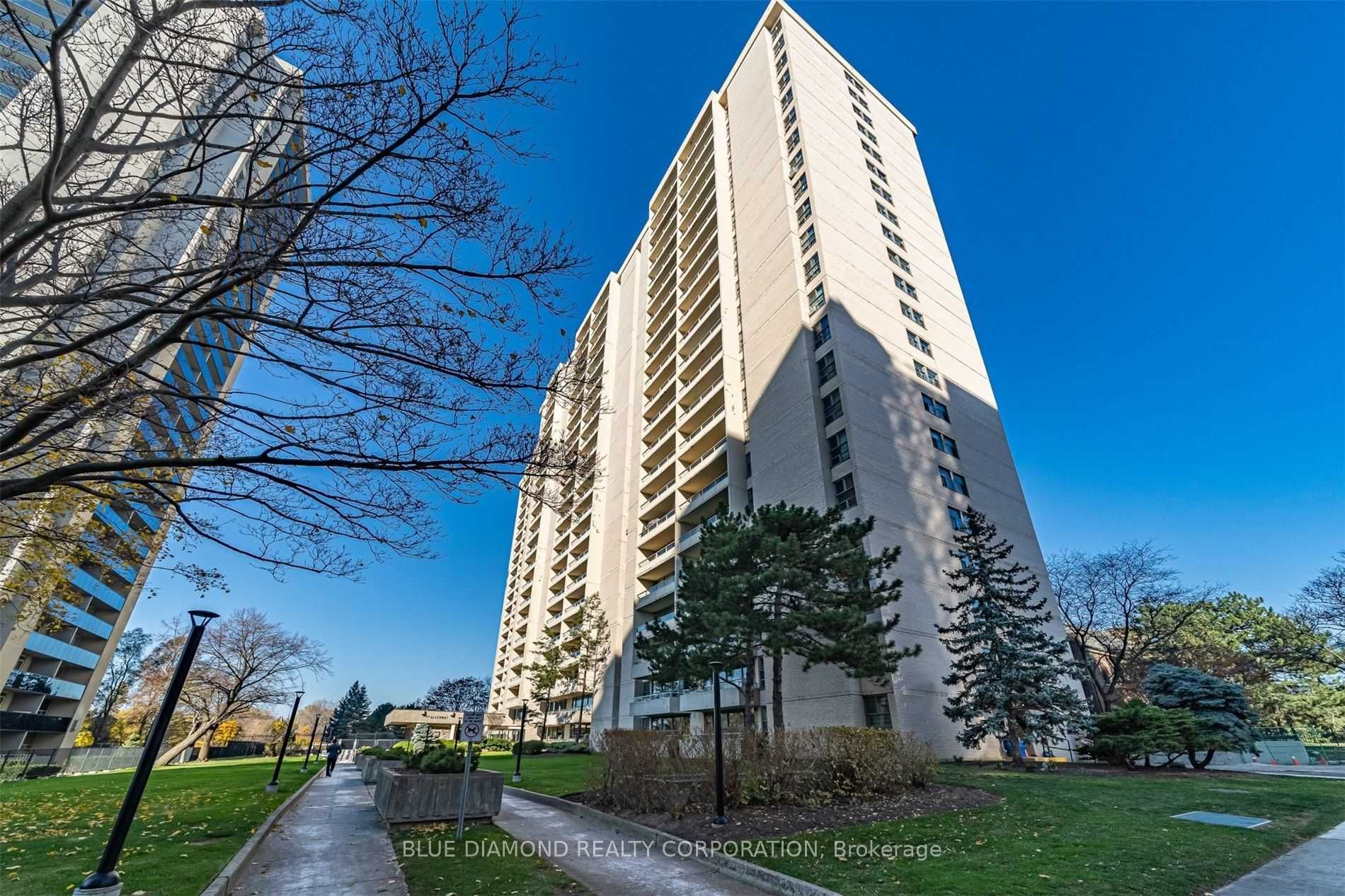 360 Ridelle Avenue 1111, Toronto, ON M6B 1K1