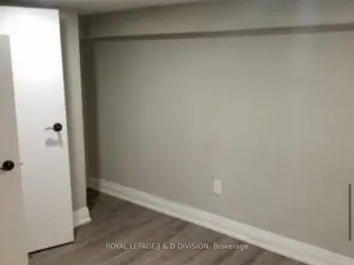 183 Belgravia Avenue Studio, Toronto, ON M6E 2M6 photo 5