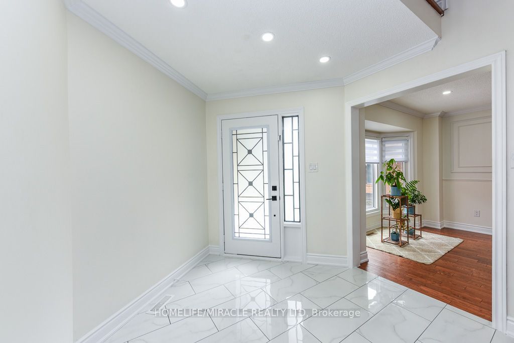 5449 Heritage Hills Boulevard, Mississauga, ON L5R 2H4 photo 5