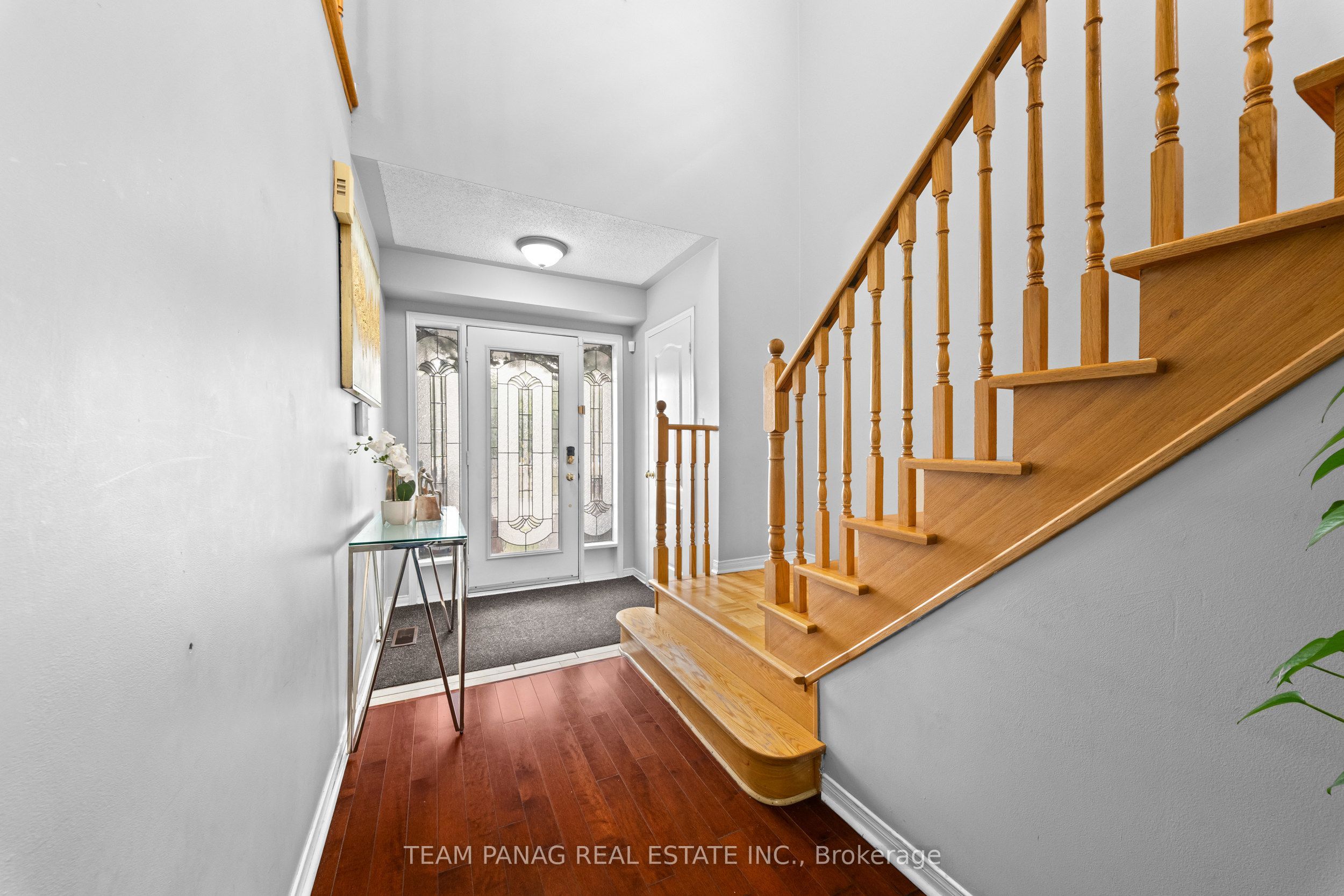 48 Sweet Clover Crescent, Brampton, ON L6R 2Z9 photo 3