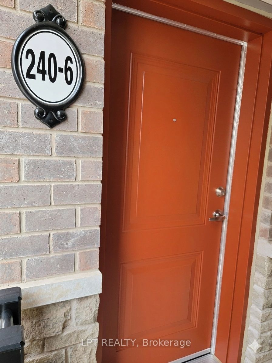 240 Lagerfeld Drive 6, Brampton, ON L7A 5G9 photo 2