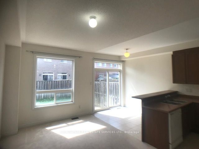 11 Calm Waters Crescent, Brampton, ON L6V 4R9 photo 3