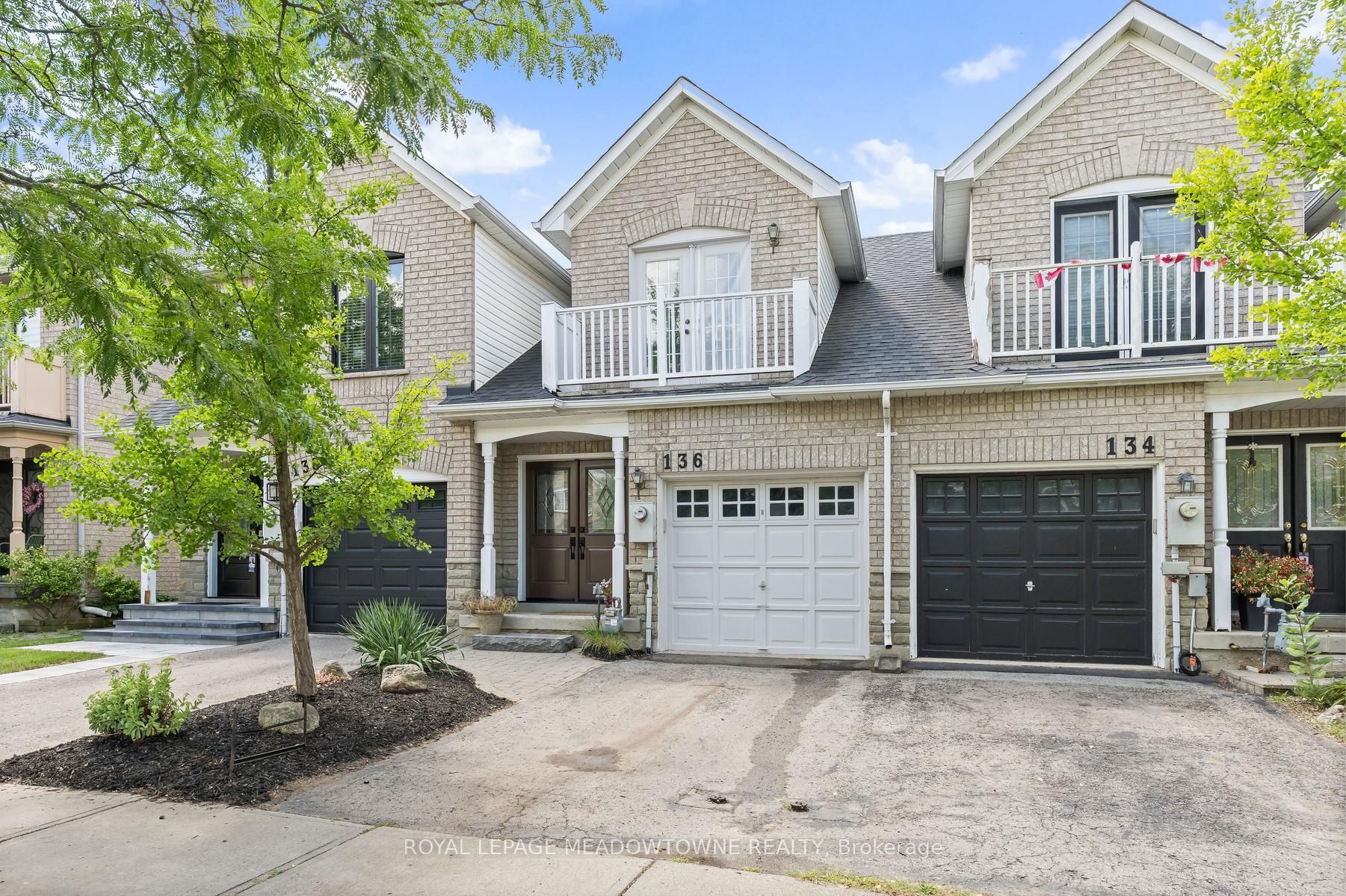 136 Dominion Gardens Drive, Halton Hills, ON L7G 6B6