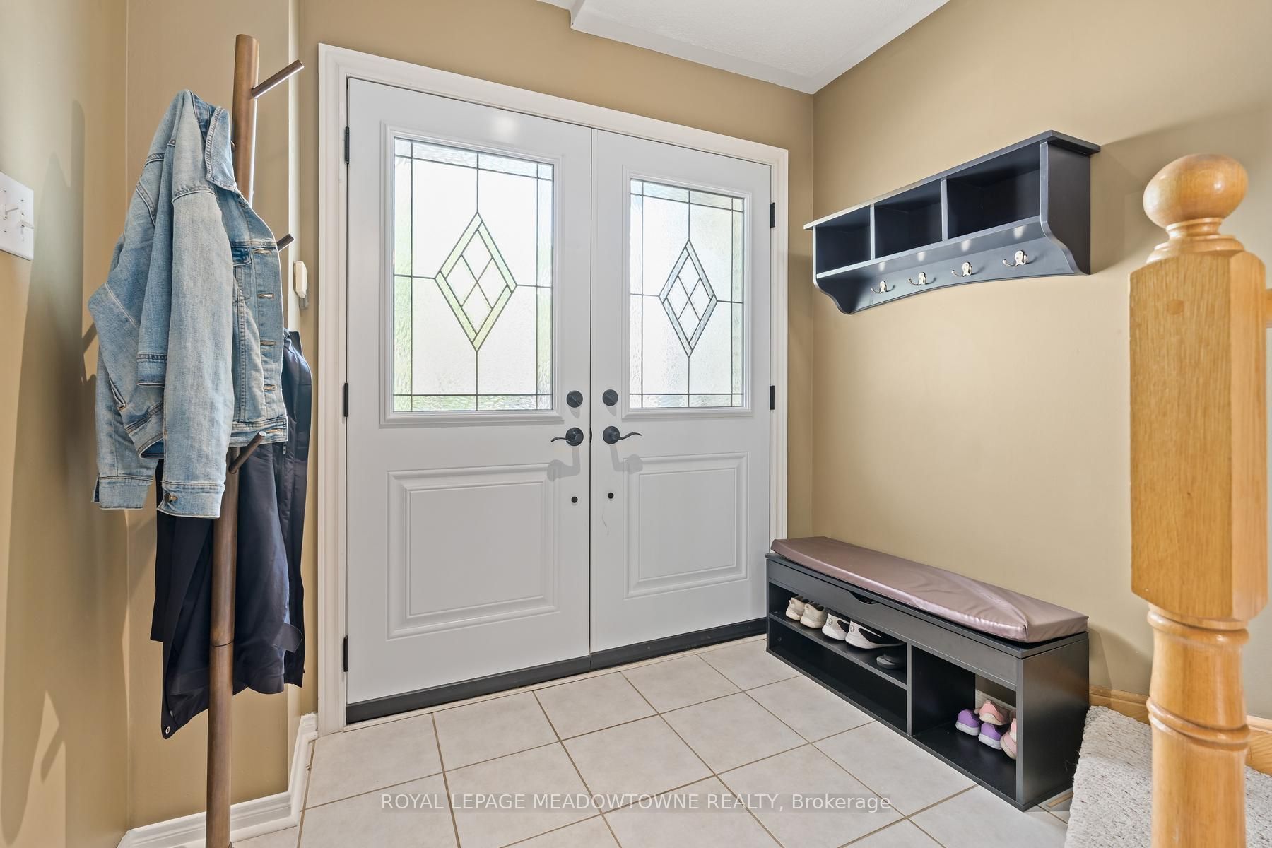 136 Dominion Gardens Drive, Halton Hills, ON L7G 6B6 photo 3