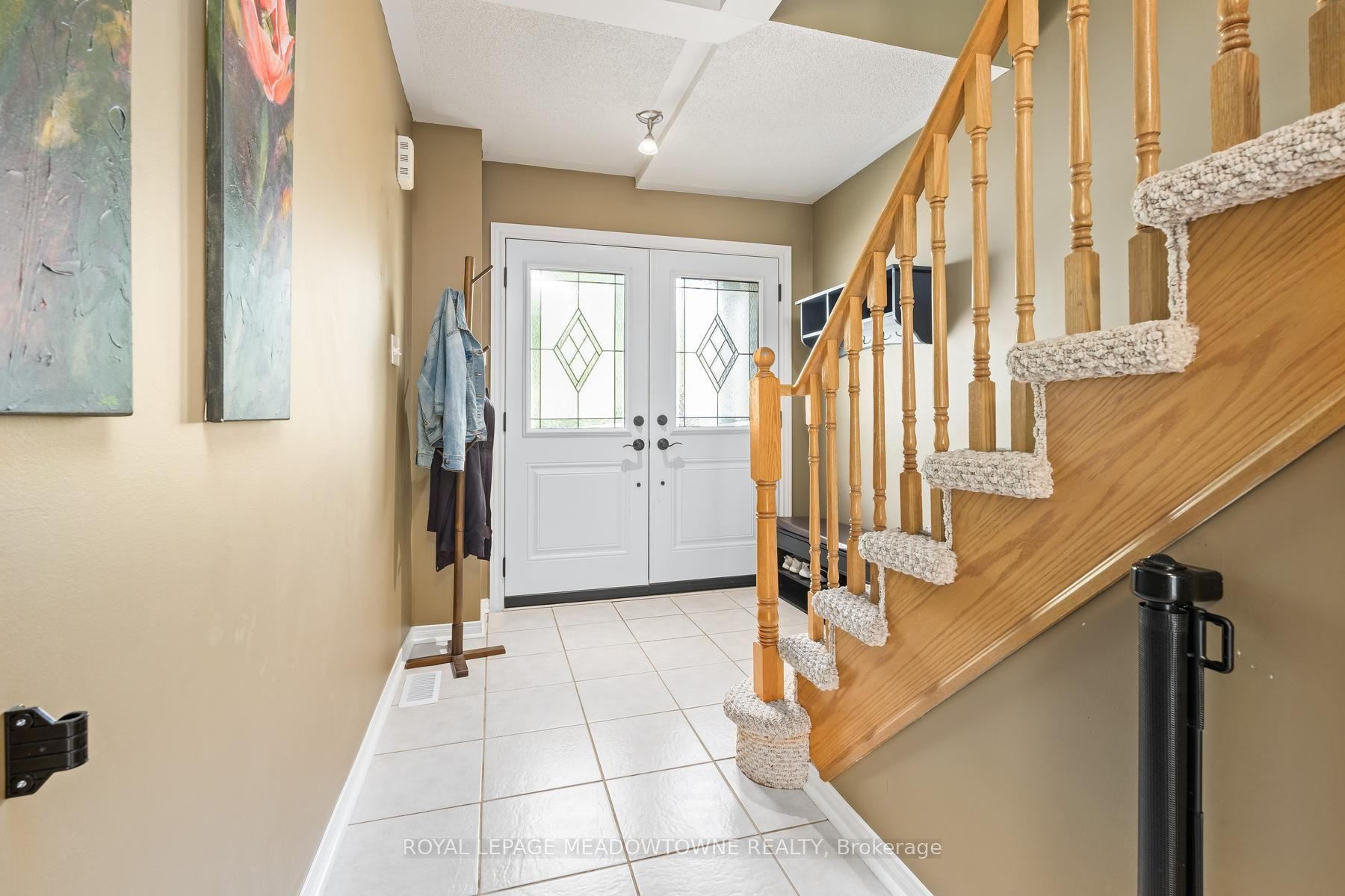136 Dominion Gardens Drive, Halton Hills, ON L7G 6B6 photo 4