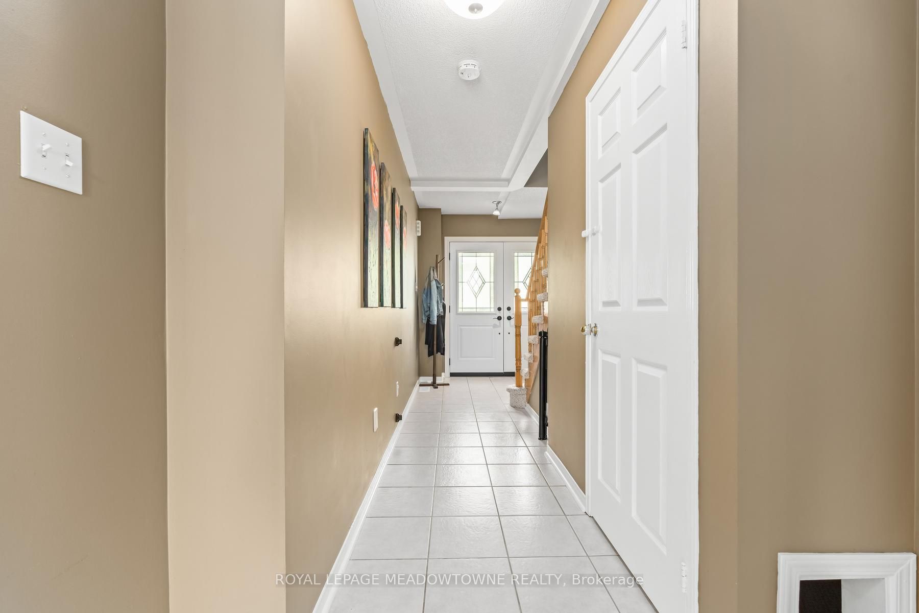 136 Dominion Gardens Drive, Halton Hills, ON L7G 6B6 photo 5
