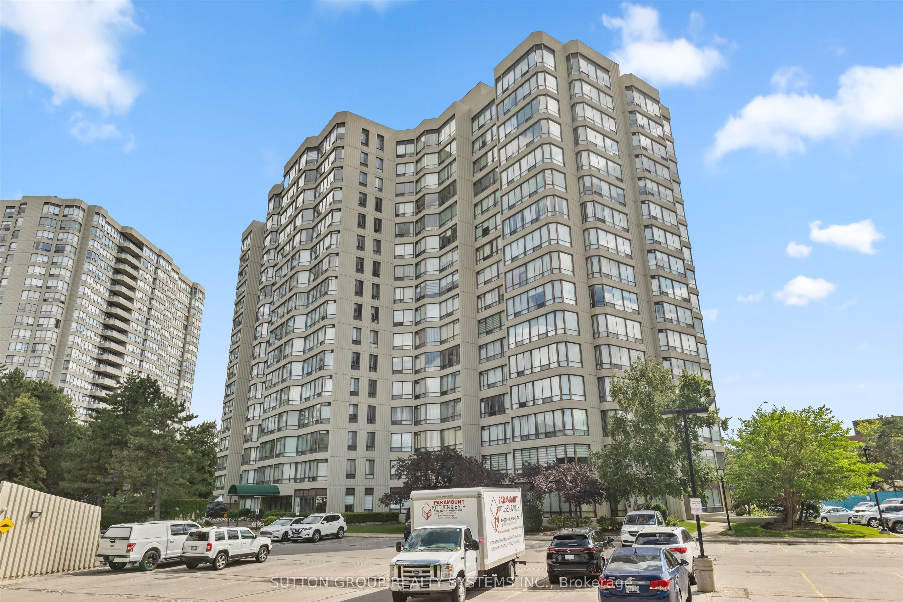 26 Hanover Road 609, Brampton, ON L6S 4T2