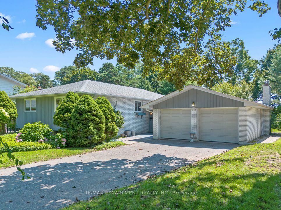 1320 Gatehouse Drive, Mississauga, ON L5H 1A5 photo 2