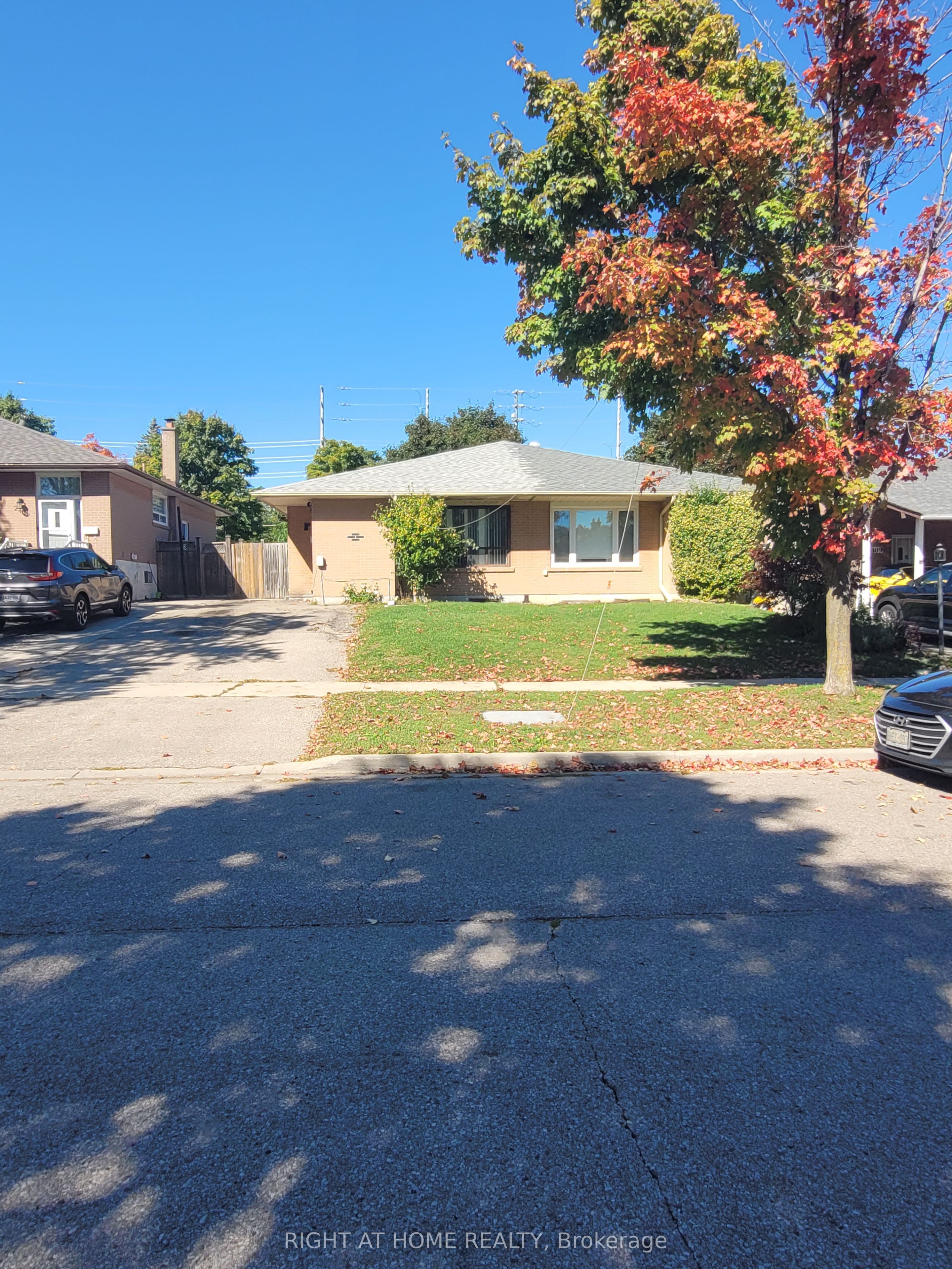 2415 Padstow Crescent, Mississauga, ON L5J 2G2