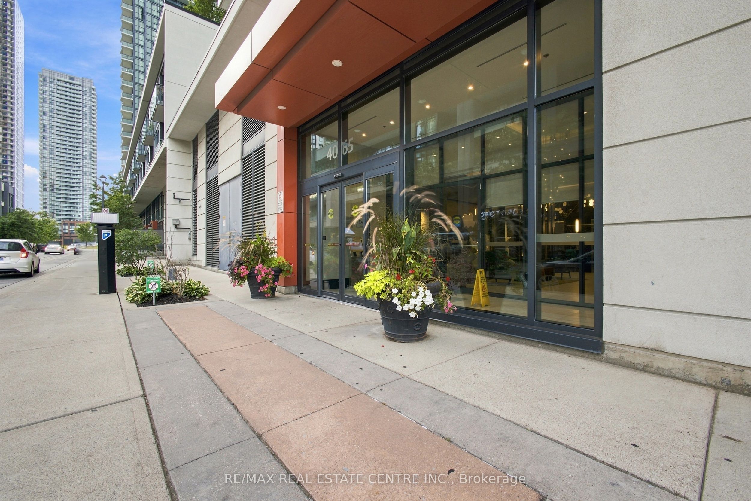 4065 Brickstone Mews 1103, Mississauga, ON L5B 0G3 photo 5