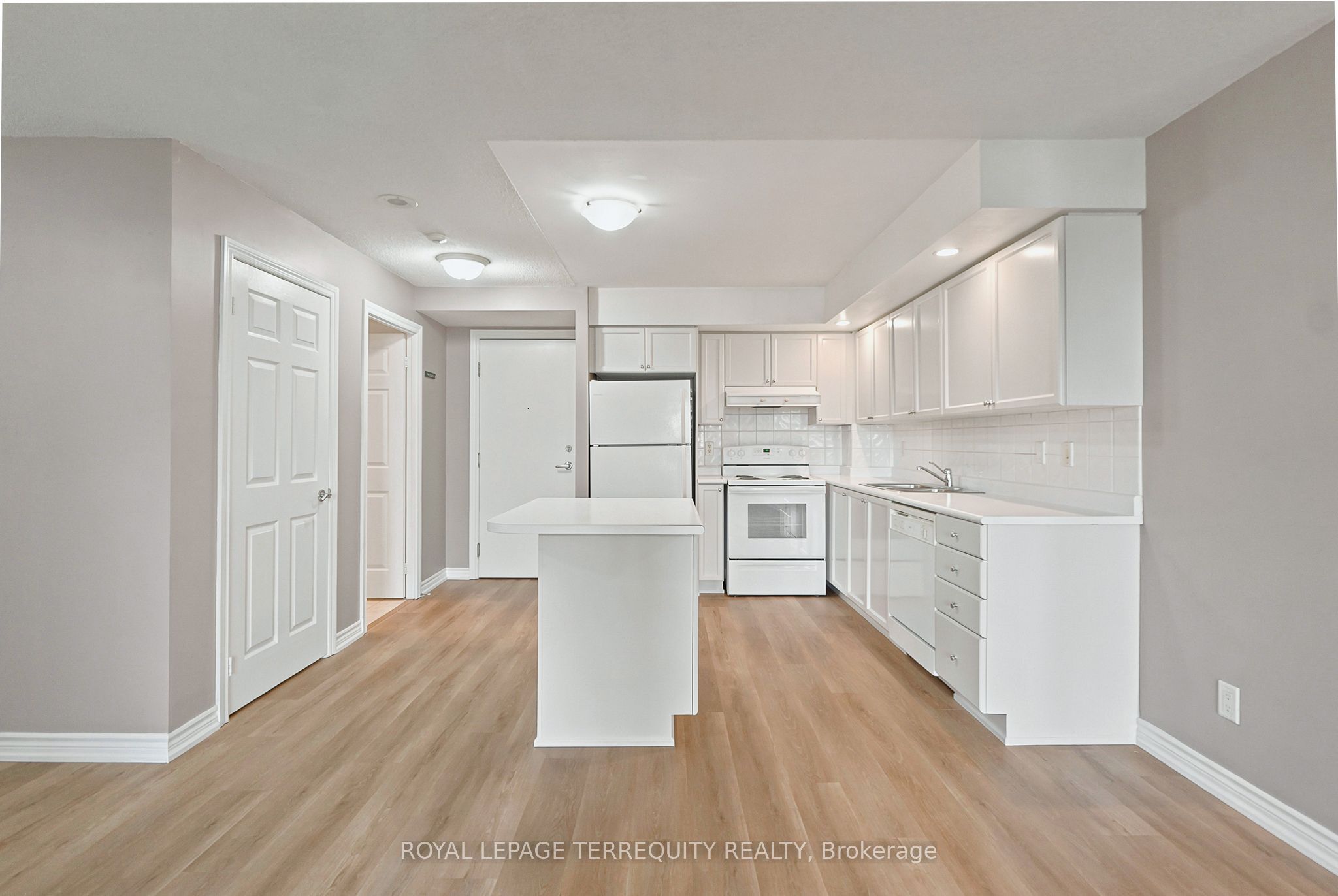 5229 Dundas Street W 405, Toronto, ON M9B 6L9 photo 5