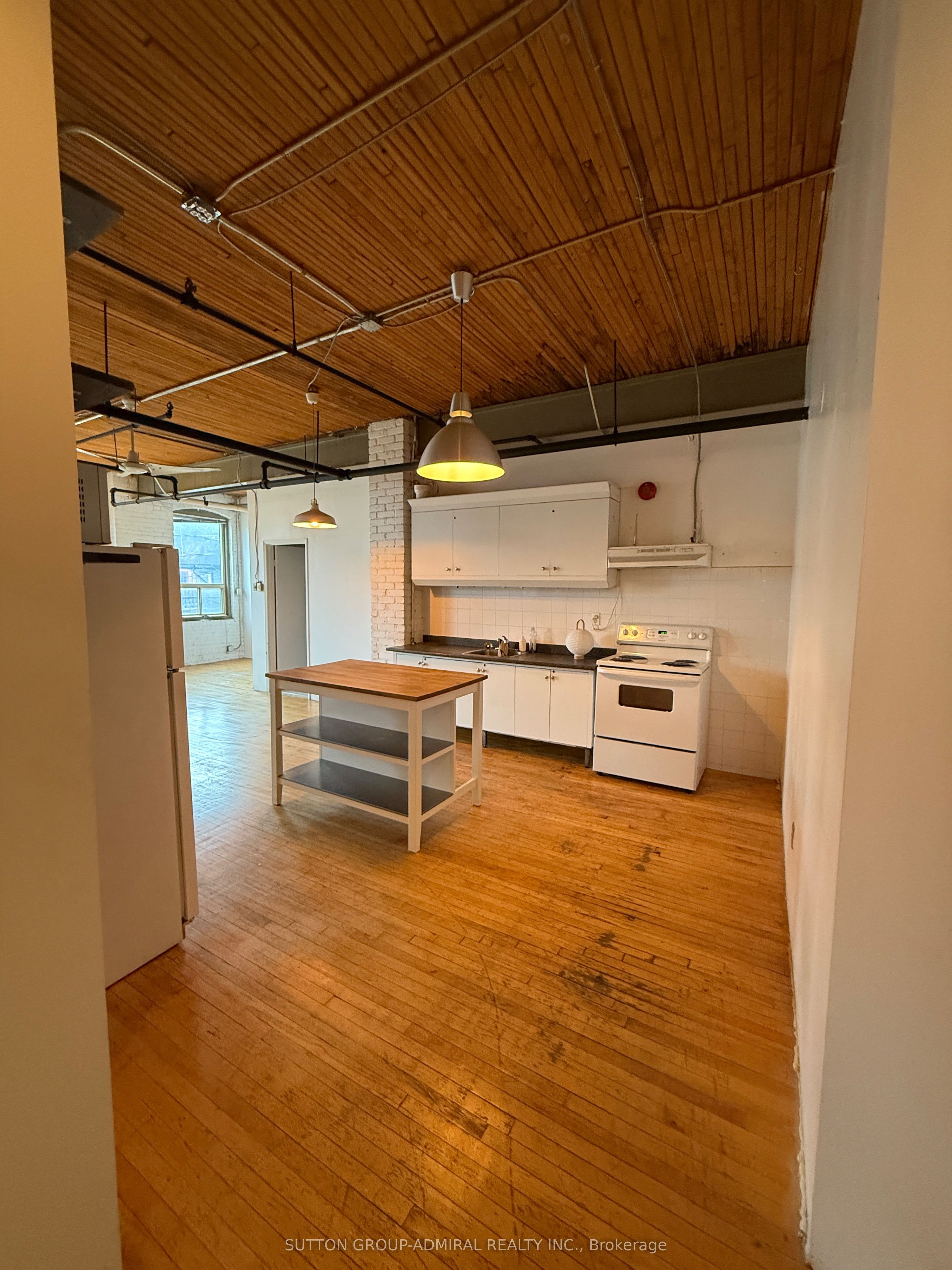 34 Noble Street 201, Toronto, ON M6K 2C9 photo 2