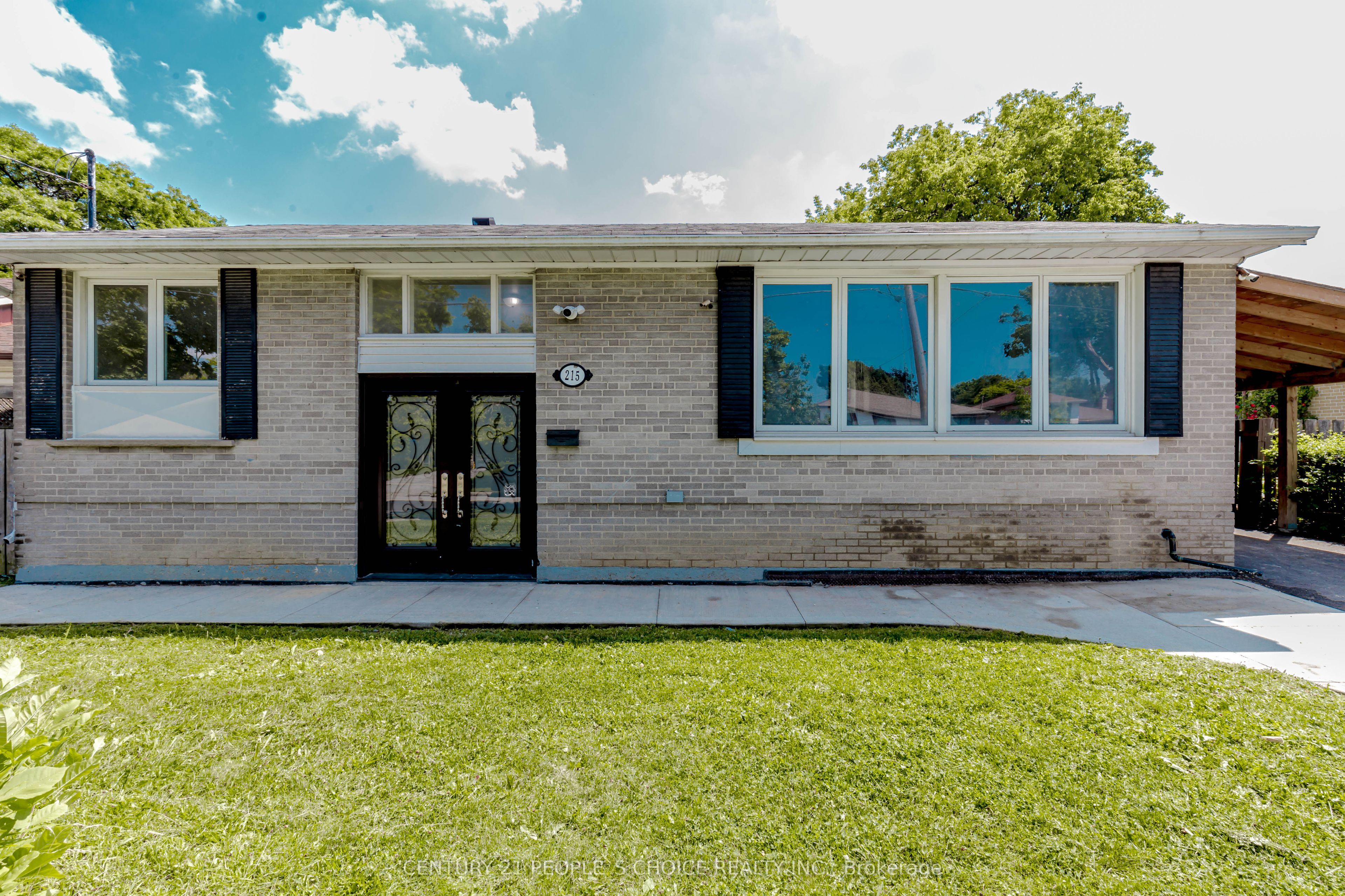 215 Jeffcoat Drive, Toronto, ON M9W 3E2 photo 4