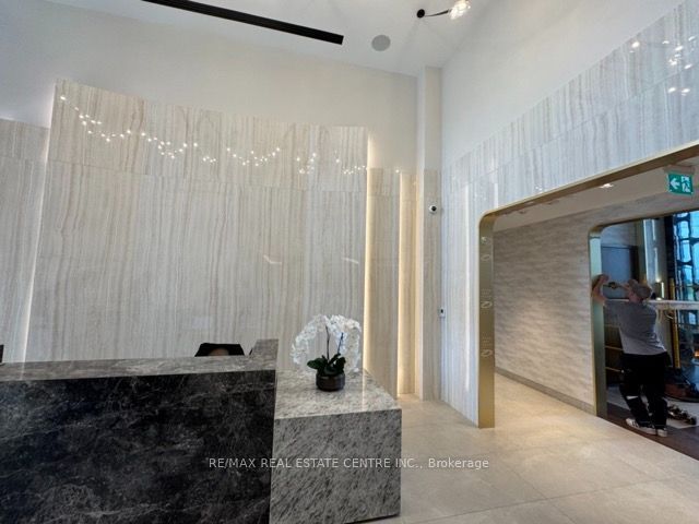 3240 William Coltson Avenue 718, Oakville, ON L6H 0X1 photo 3