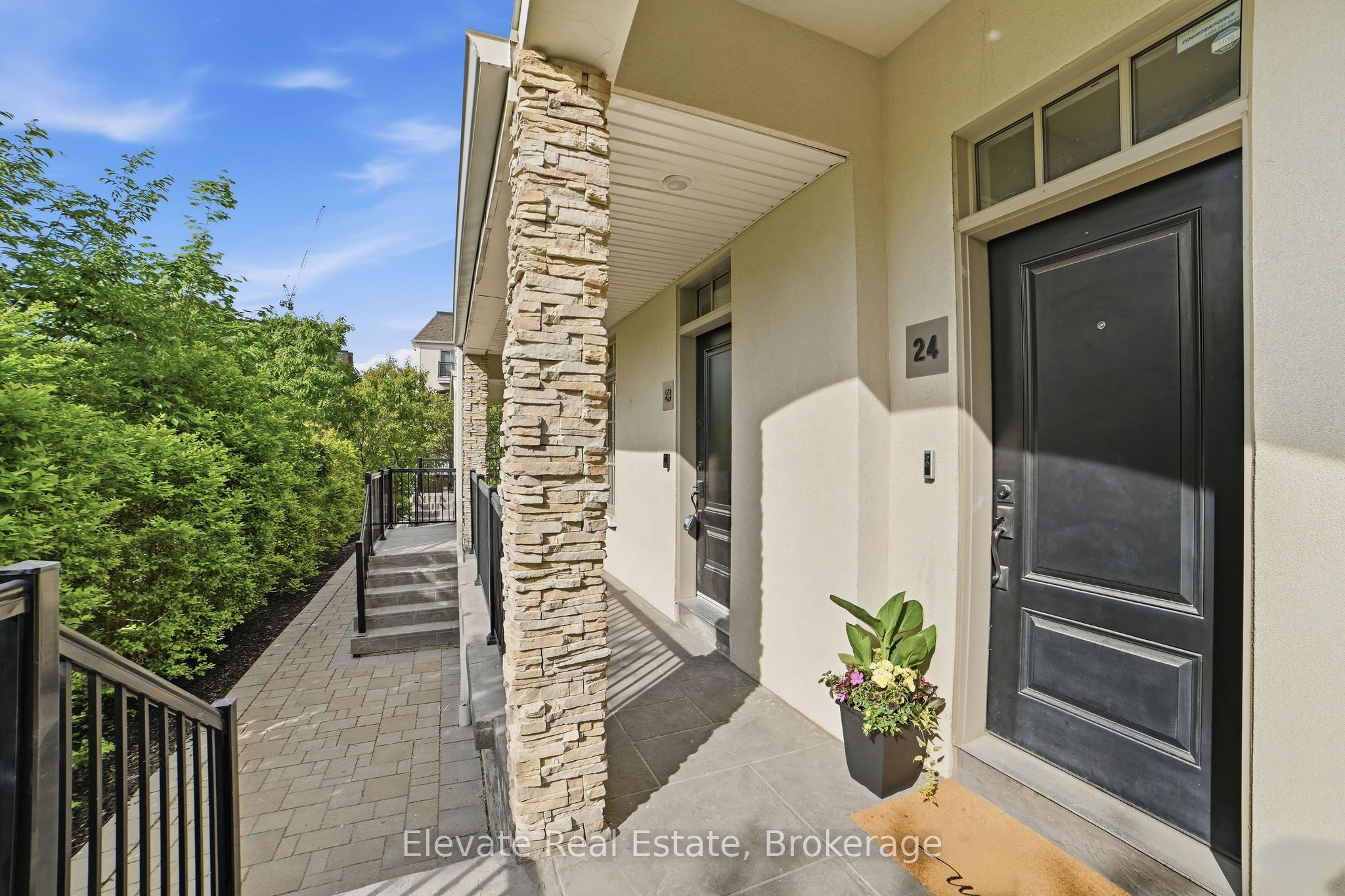 3083 Cawthra Road 24, Mississauga, ON L4Y 3Y5 photo 4