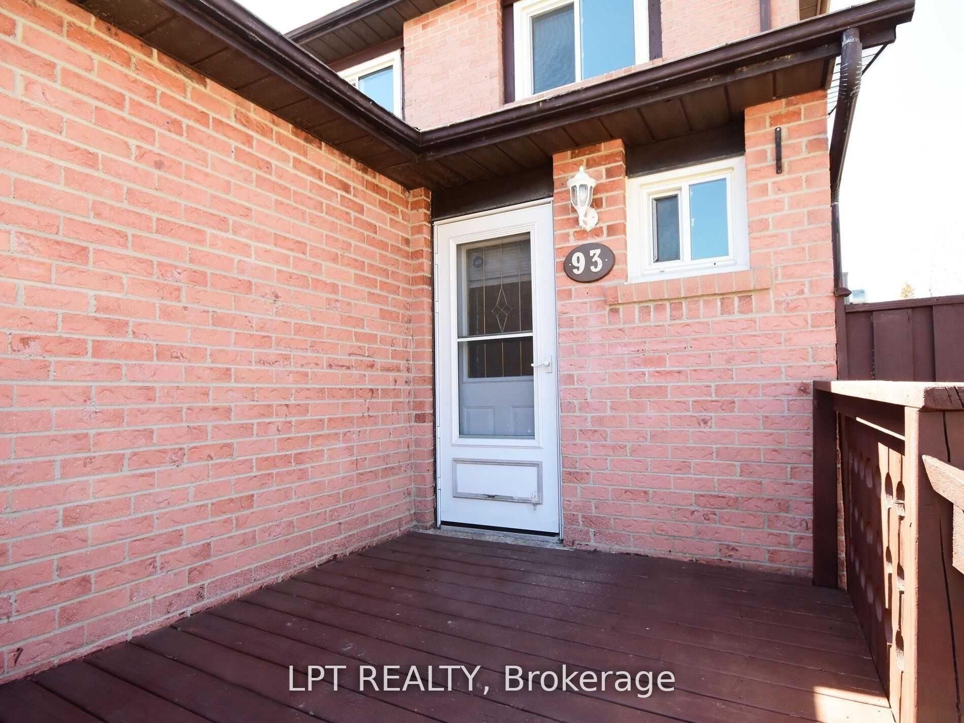 93 Martindale Crescent, Brampton, ON L6X 2T8 photo 2
