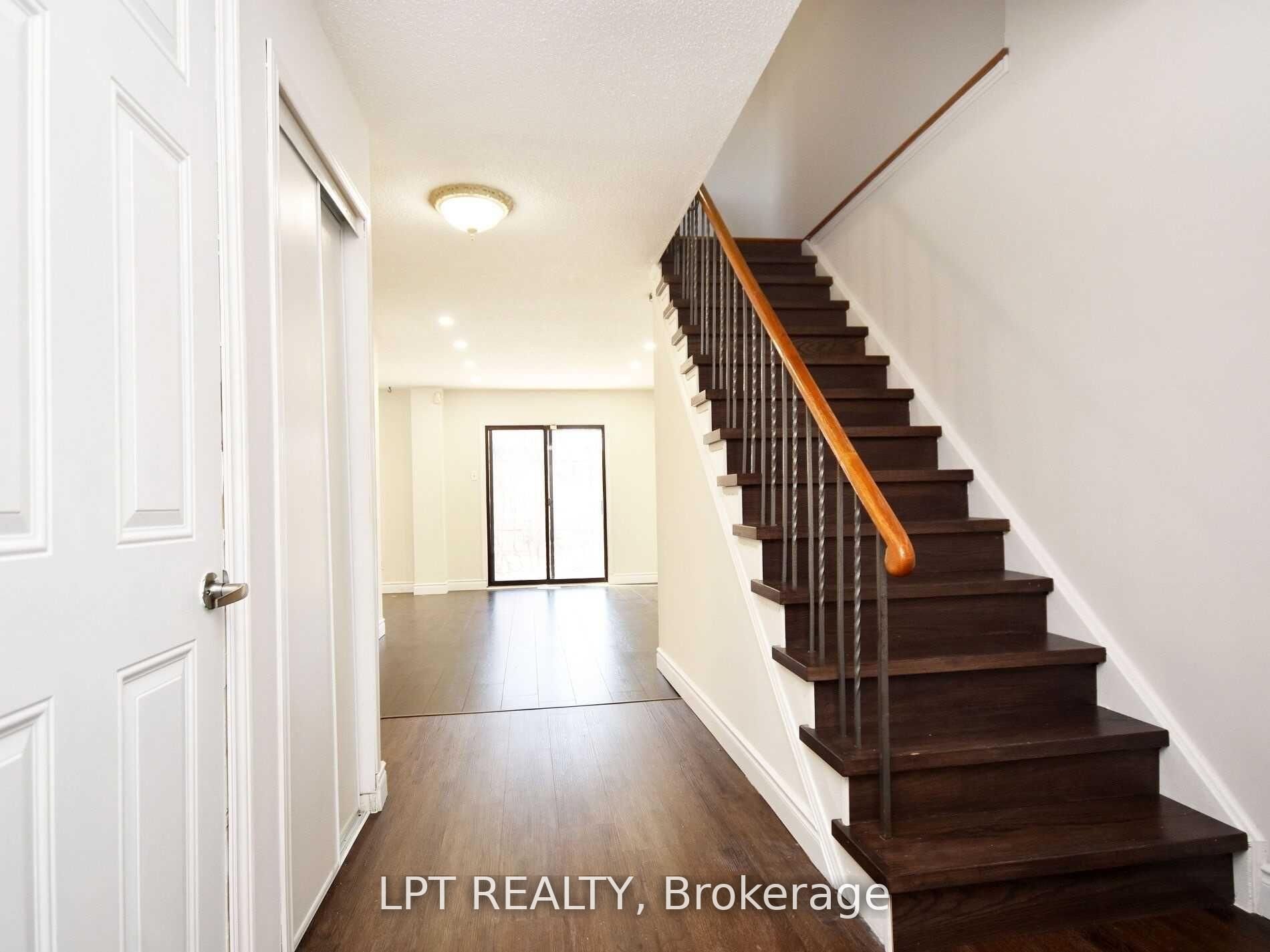 93 Martindale Crescent, Brampton, ON L6X 2T8 photo 3