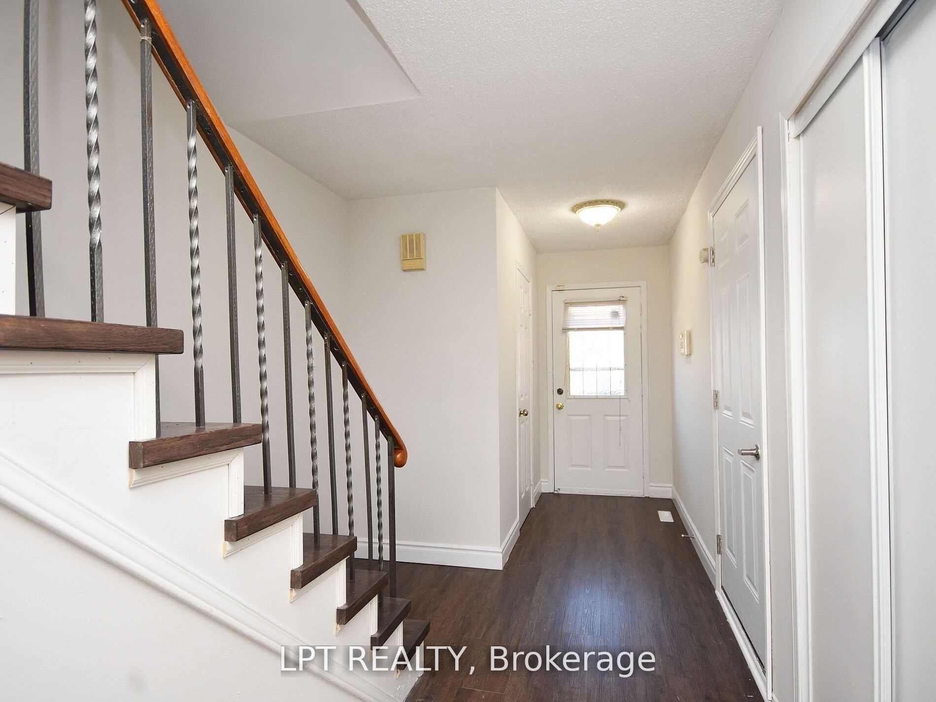 93 Martindale Crescent, Brampton, ON L6X 2T8 photo 4