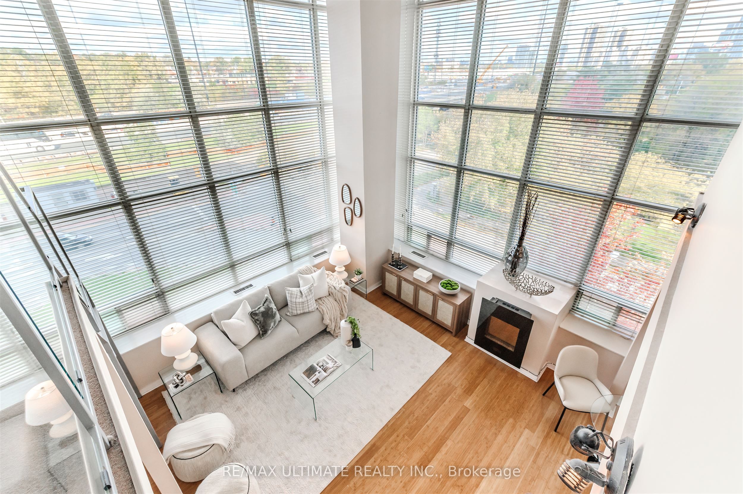 300 Manitoba Street 301, Toronto, ON M8Y 4G6 photo 2