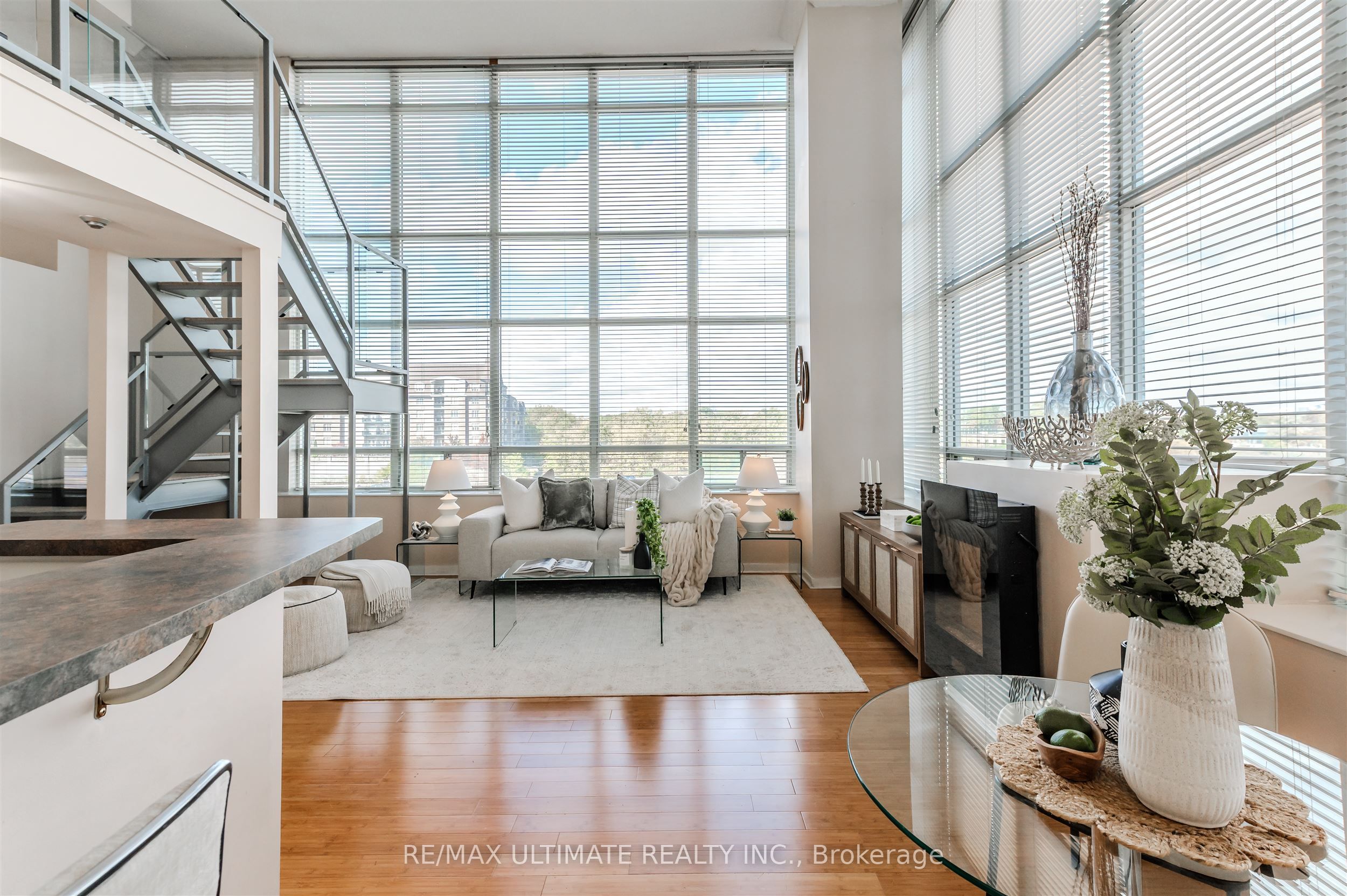 300 Manitoba Street 301, Toronto, ON M8Y 4G6 photo 4