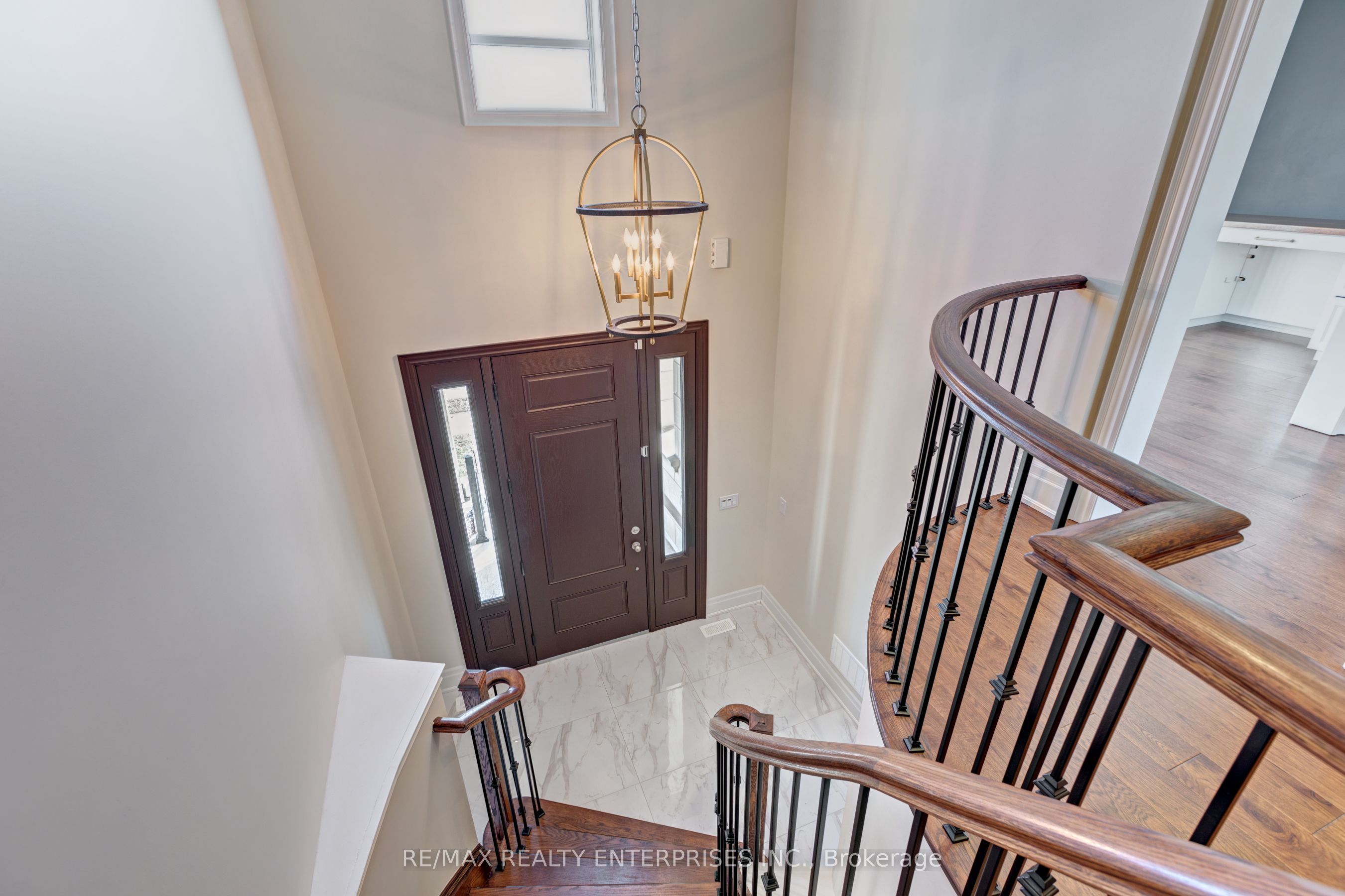 287 Rebecca Street, Oakville, ON L6K 0G9 photo 2